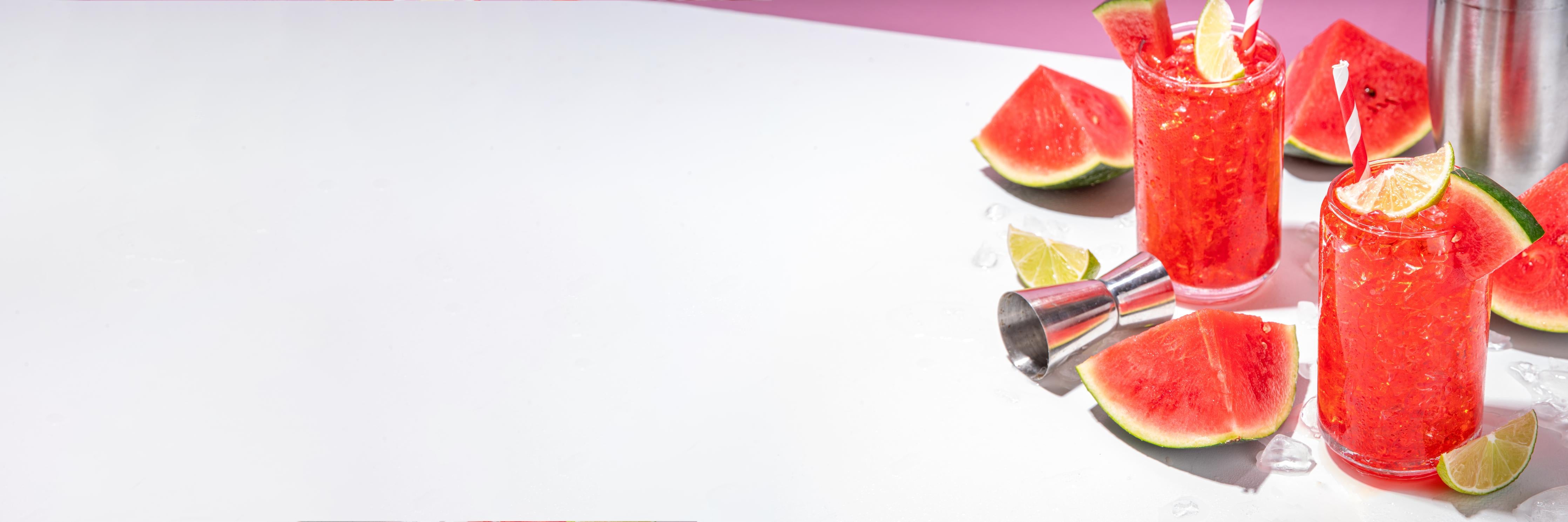 Küchenrückwand-Roter Wassermelonen-Cocktail mit Limette