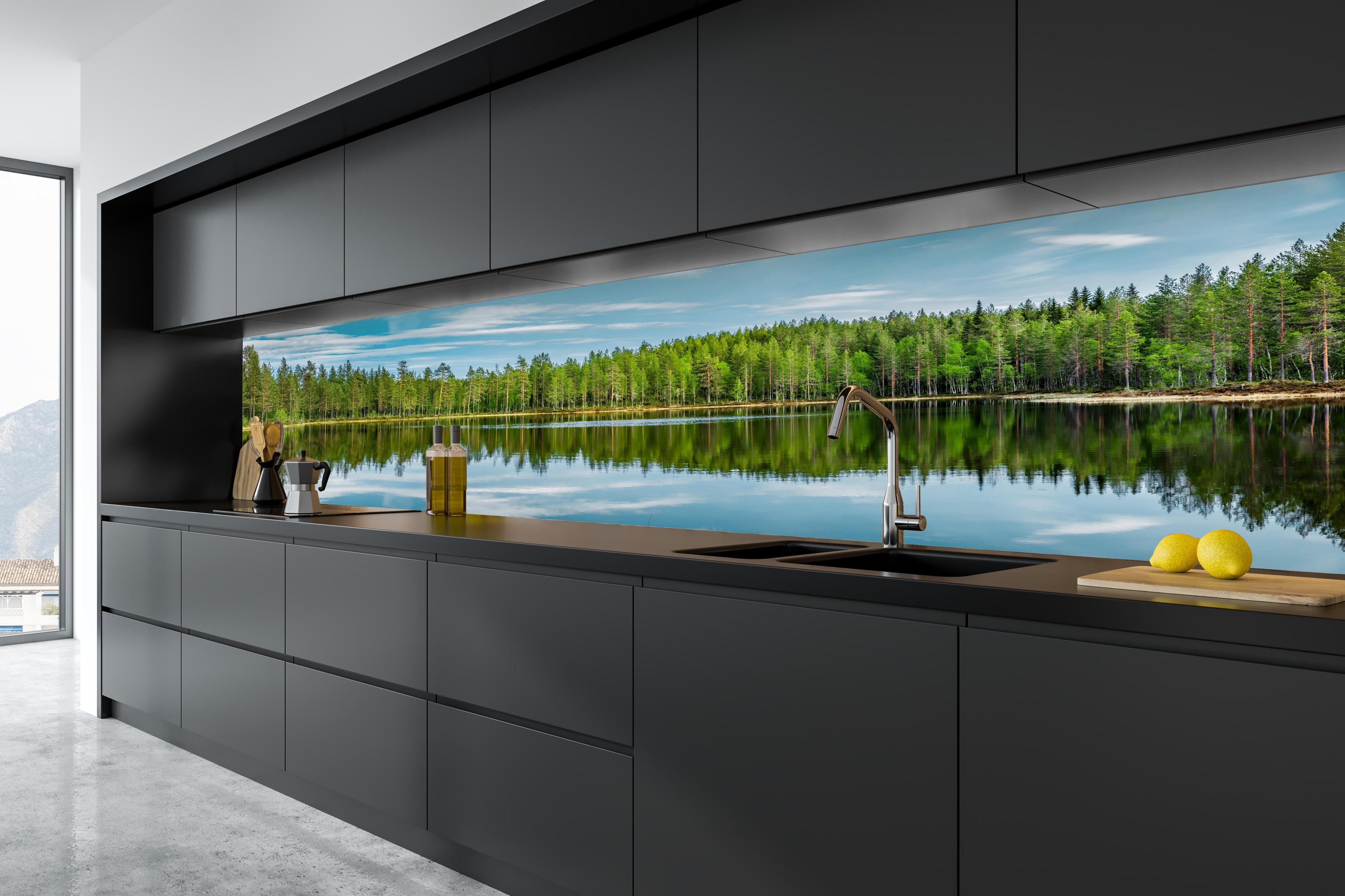 Küche - Schwedisches See-Panorama Grün-Blau in tiefschwarzer matt-premium Einbauküche