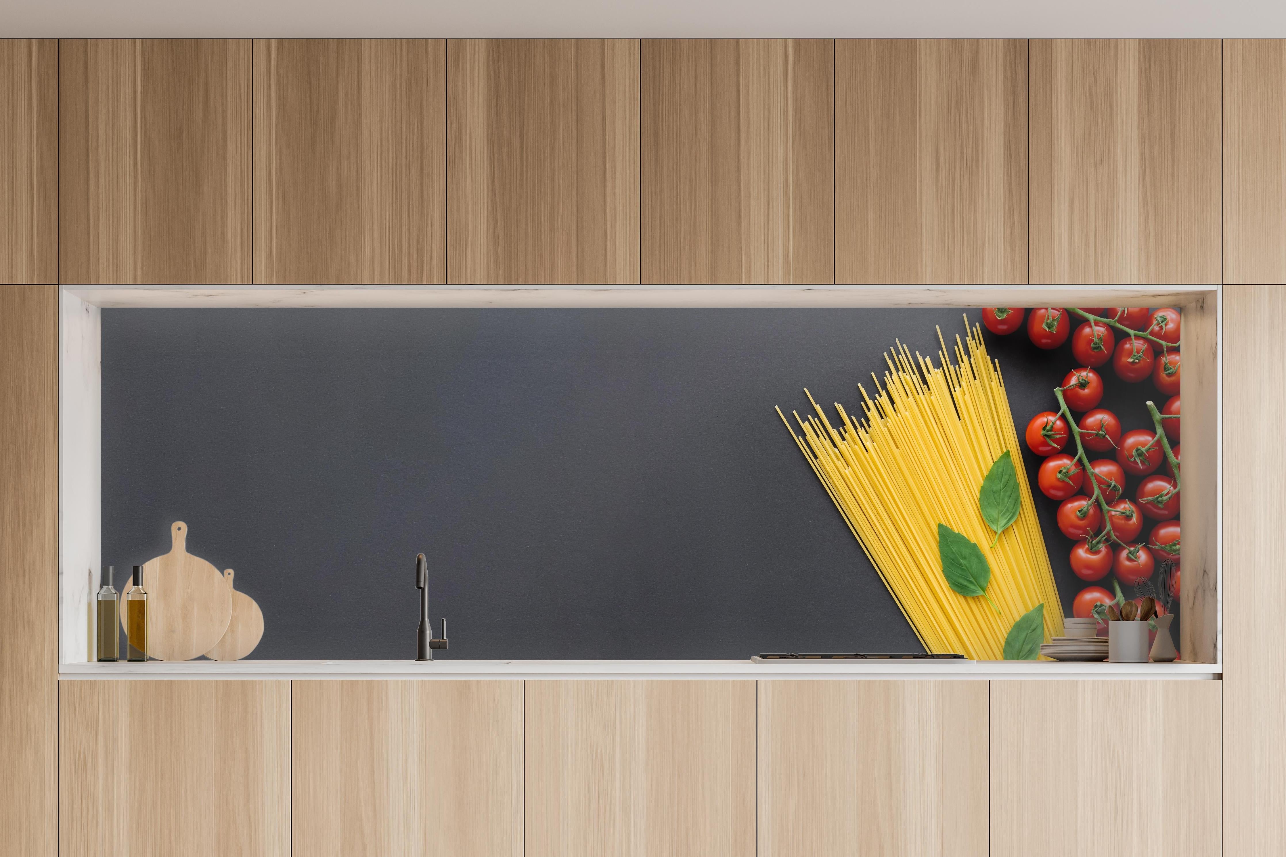 Küche - Spaghetti mit Tomaten & Basilikum in charakteristischer Vollholz-Küche mit modernem Gasherd
