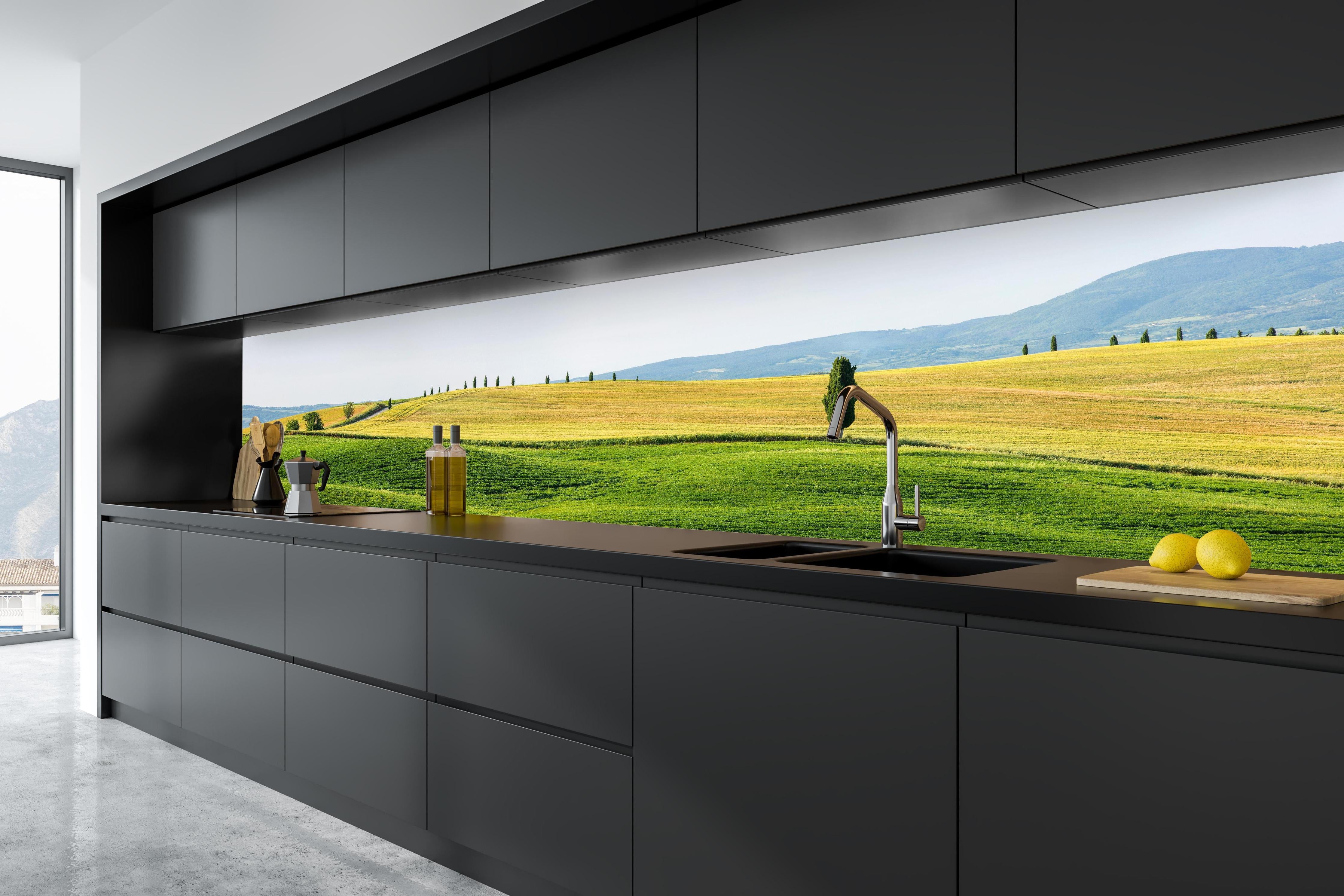 Küche - Toskana Hügel Panorama Grün-Gelb in tiefschwarzer matt-premium Einbauküche