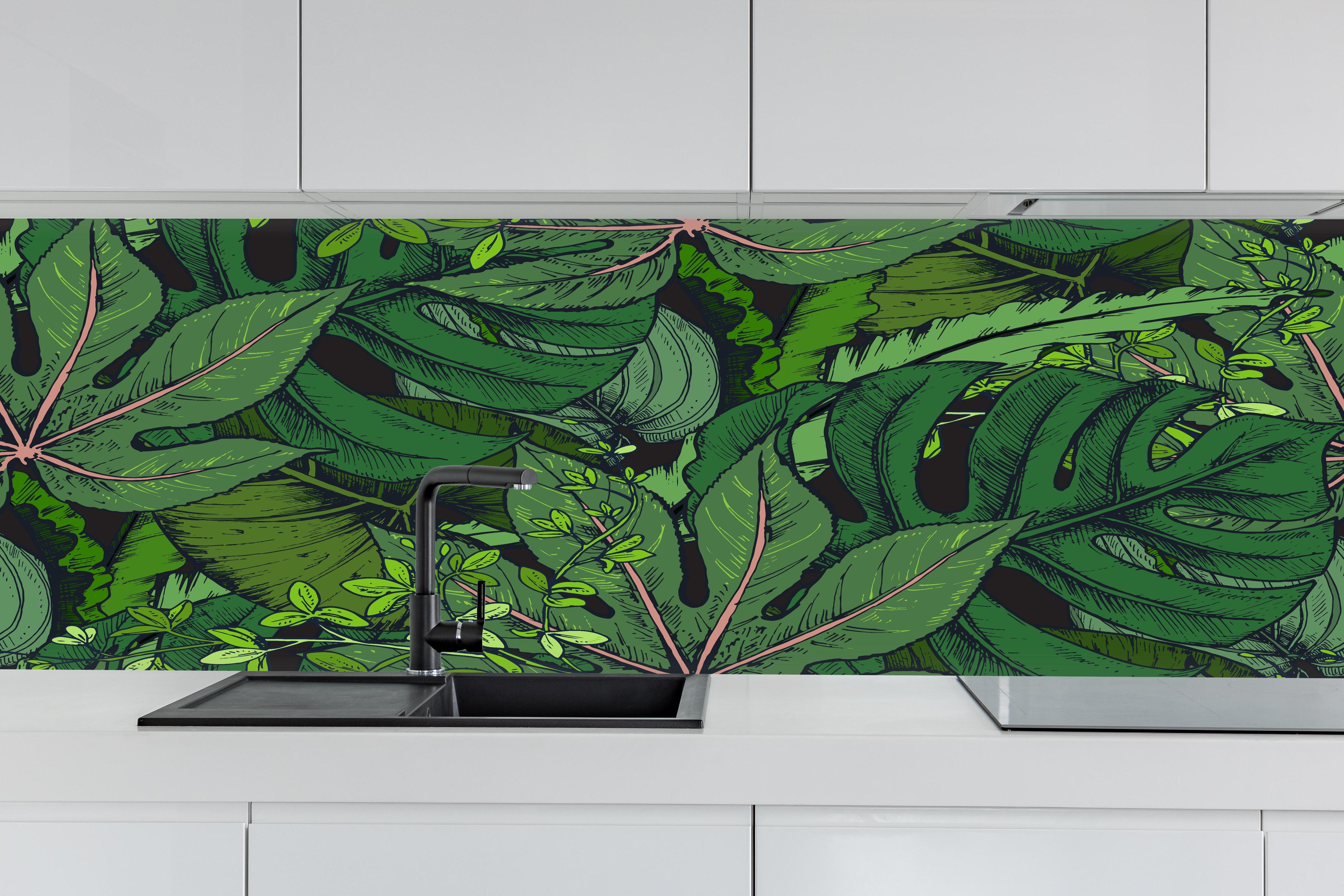 Küche - Tropische Monstera-Blätter Grün hinter weißen Hochglanz-Küchenregalen und schwarzem Wasserhahn