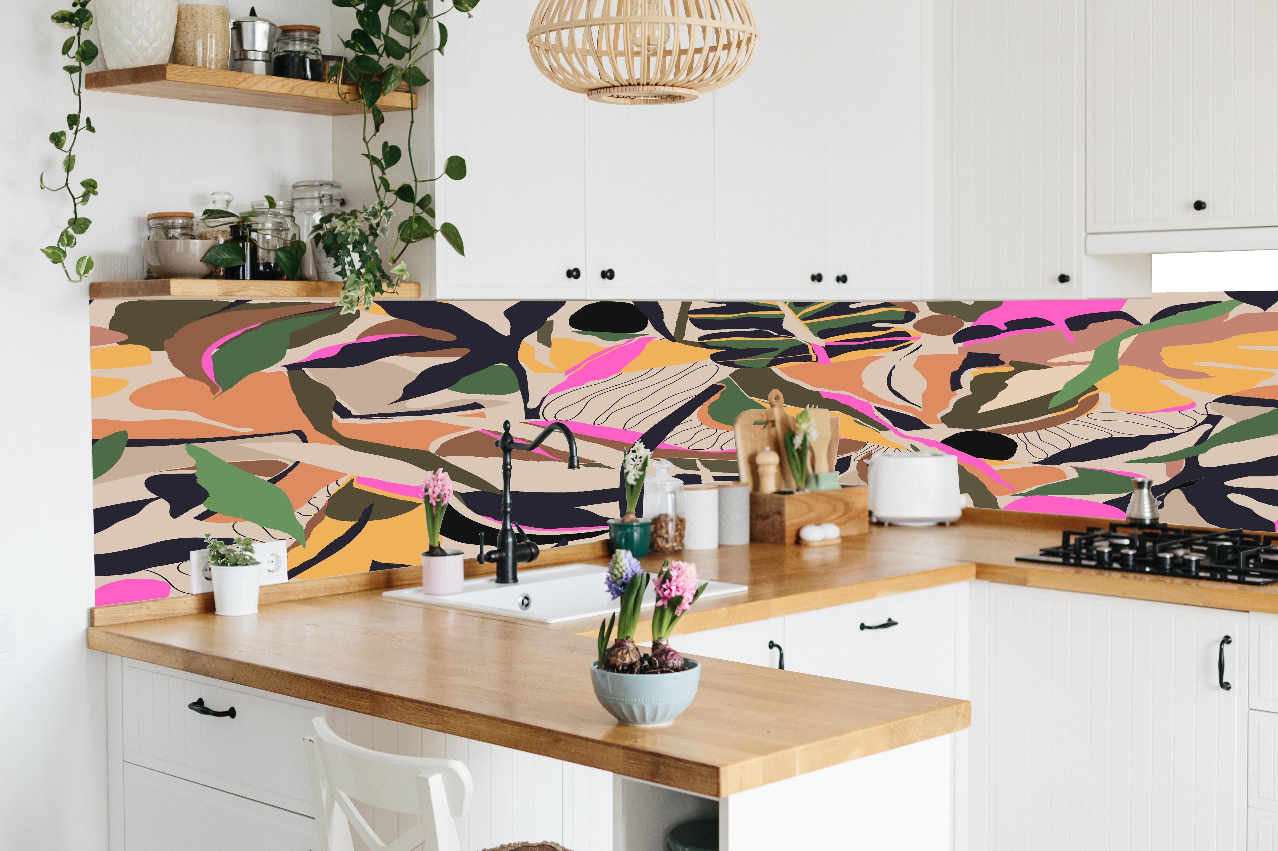 Küche - Tropisches Blattmuster Beige-Pink in lebendiger Küche mit bunten Blumen