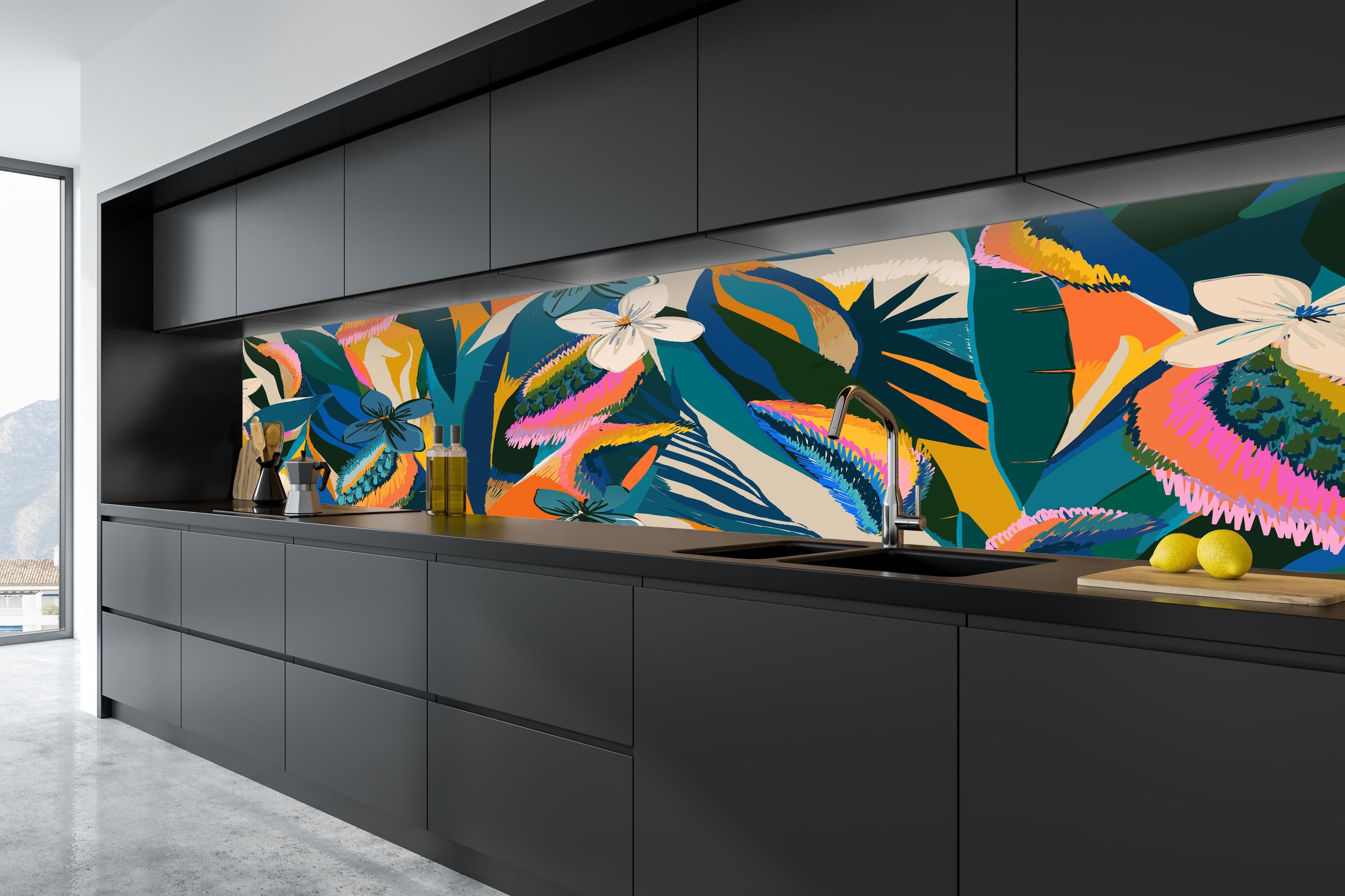 Küche - Tropisches Blumenmuster Blau-Orange in tiefschwarzer matt-premium Einbauküche