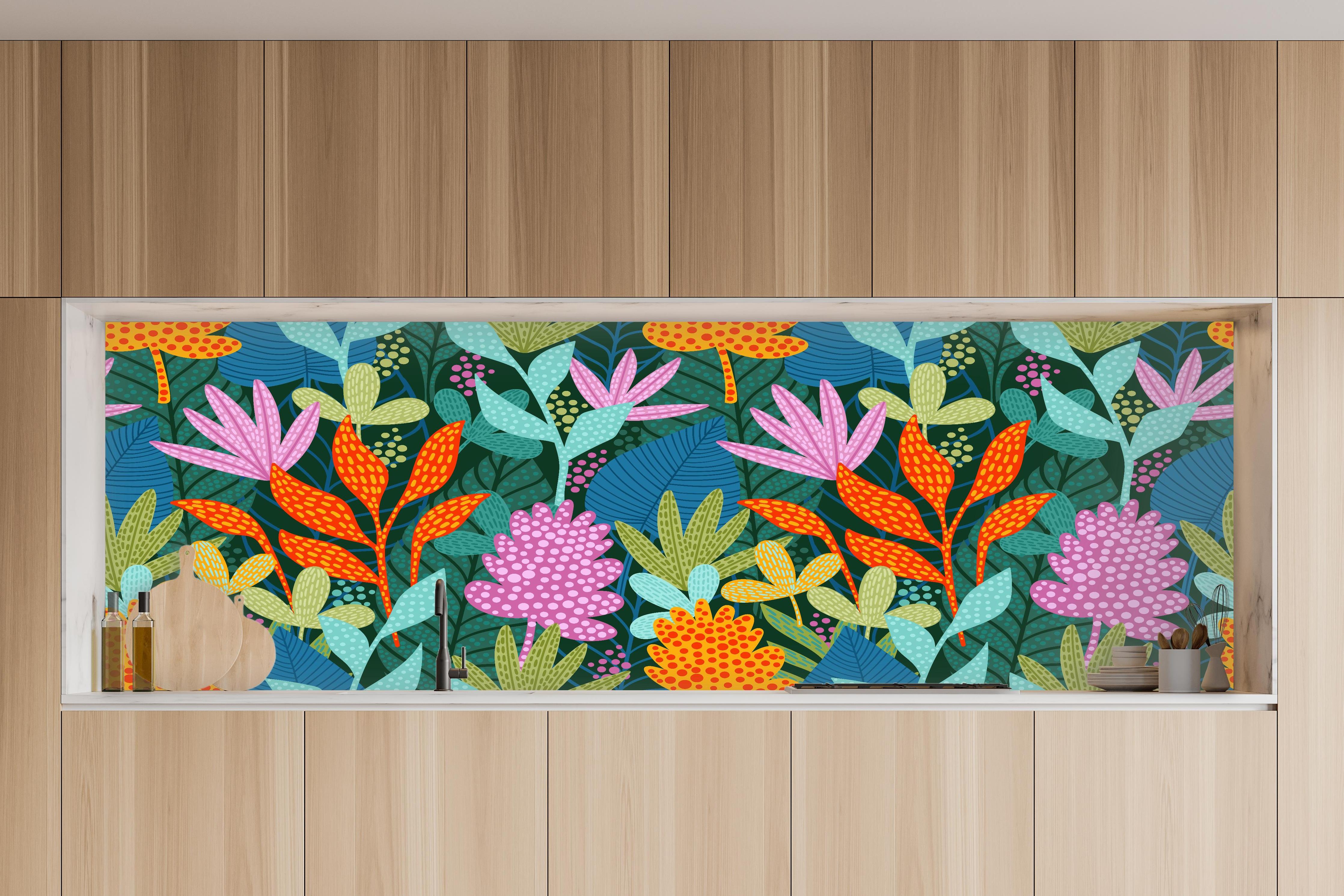 Küche - Tropisches Pflanzenmuster in charakteristischer Vollholz-Küche mit modernem Gasherd