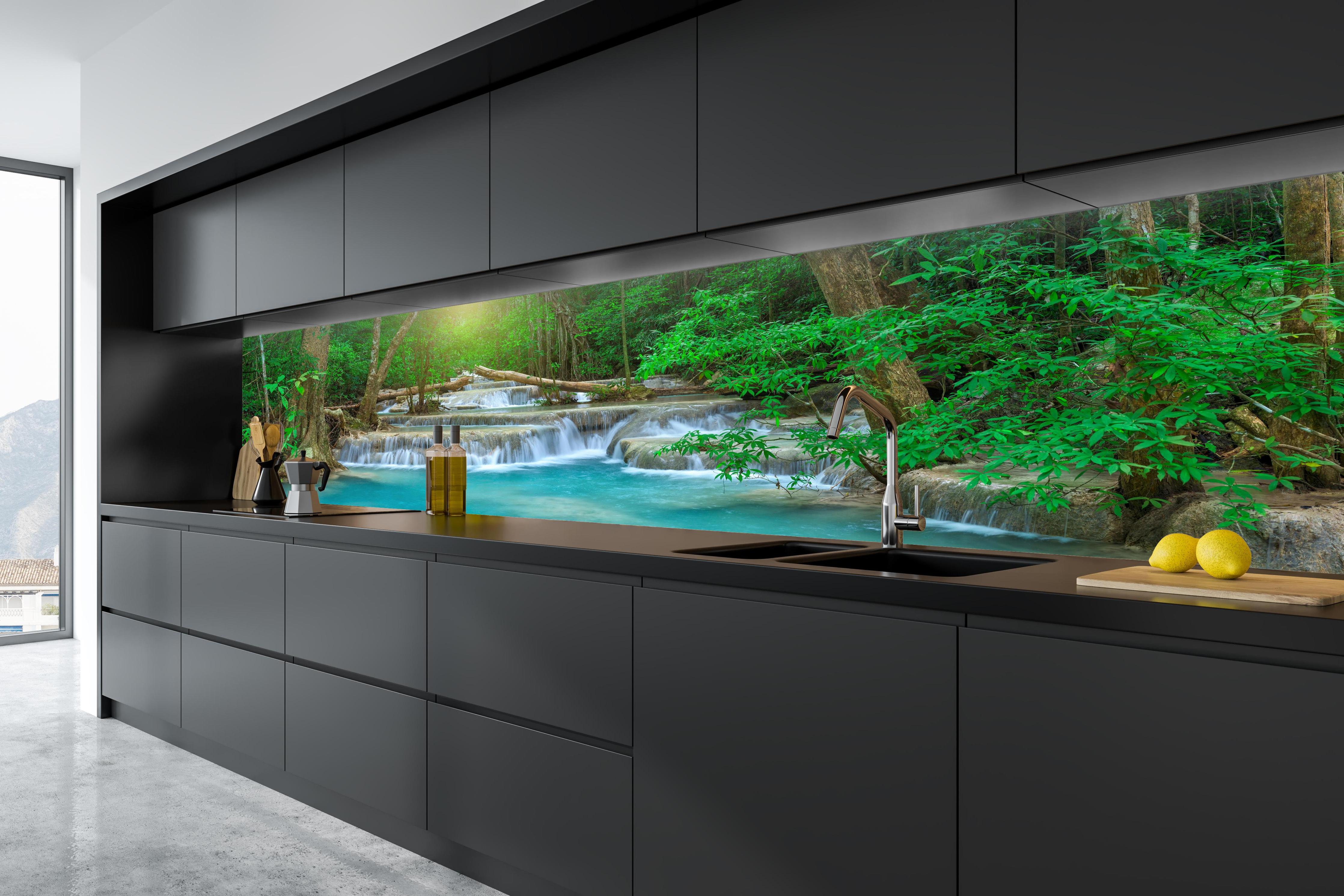 Küche - Türkis-Wasserfall im grünen Wald in tiefschwarzer matt-premium Einbauküche