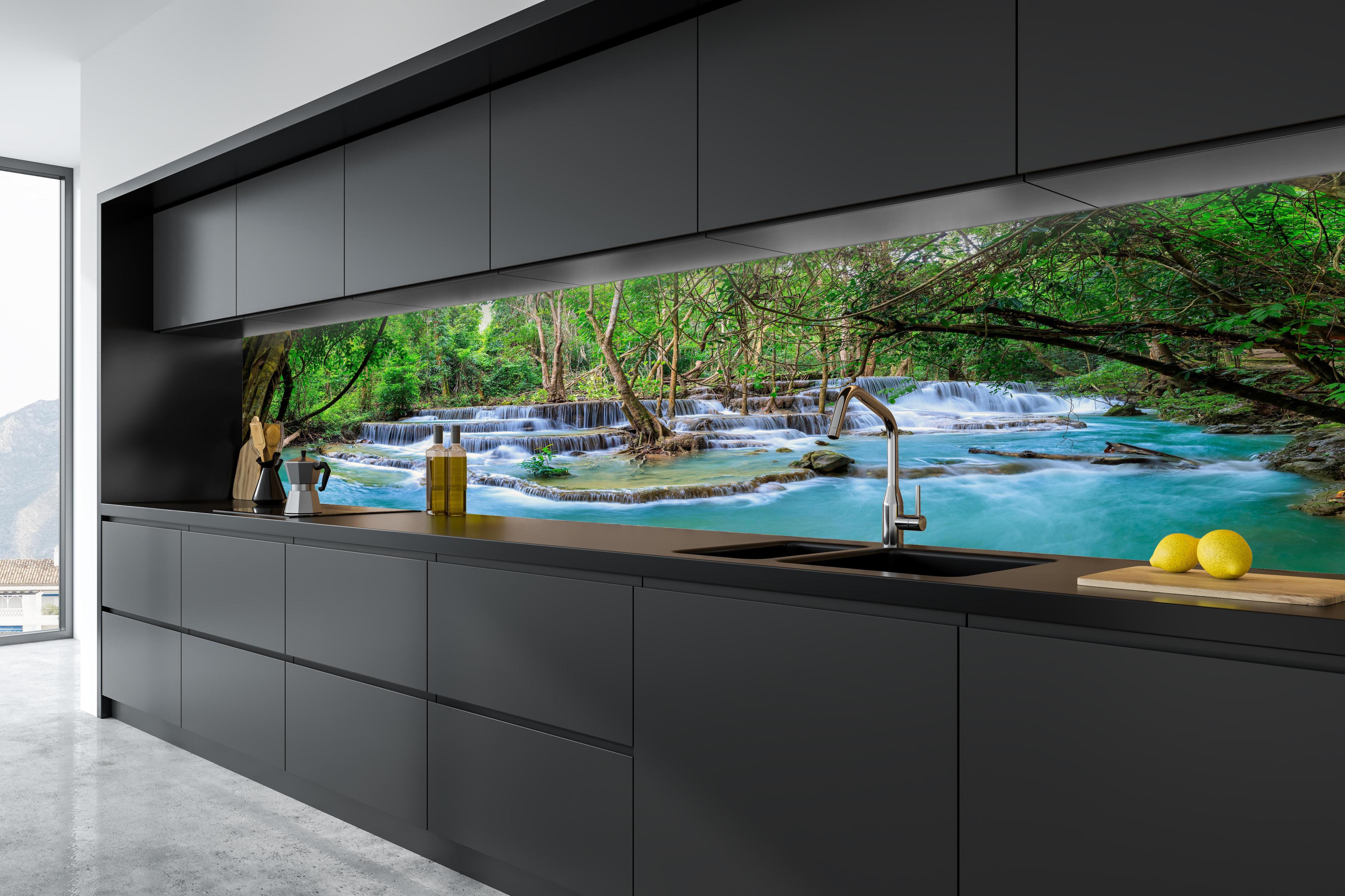 Küche - Türkisgrüner Dschungel-Wasserfall in tiefschwarzer matt-premium Einbauküche