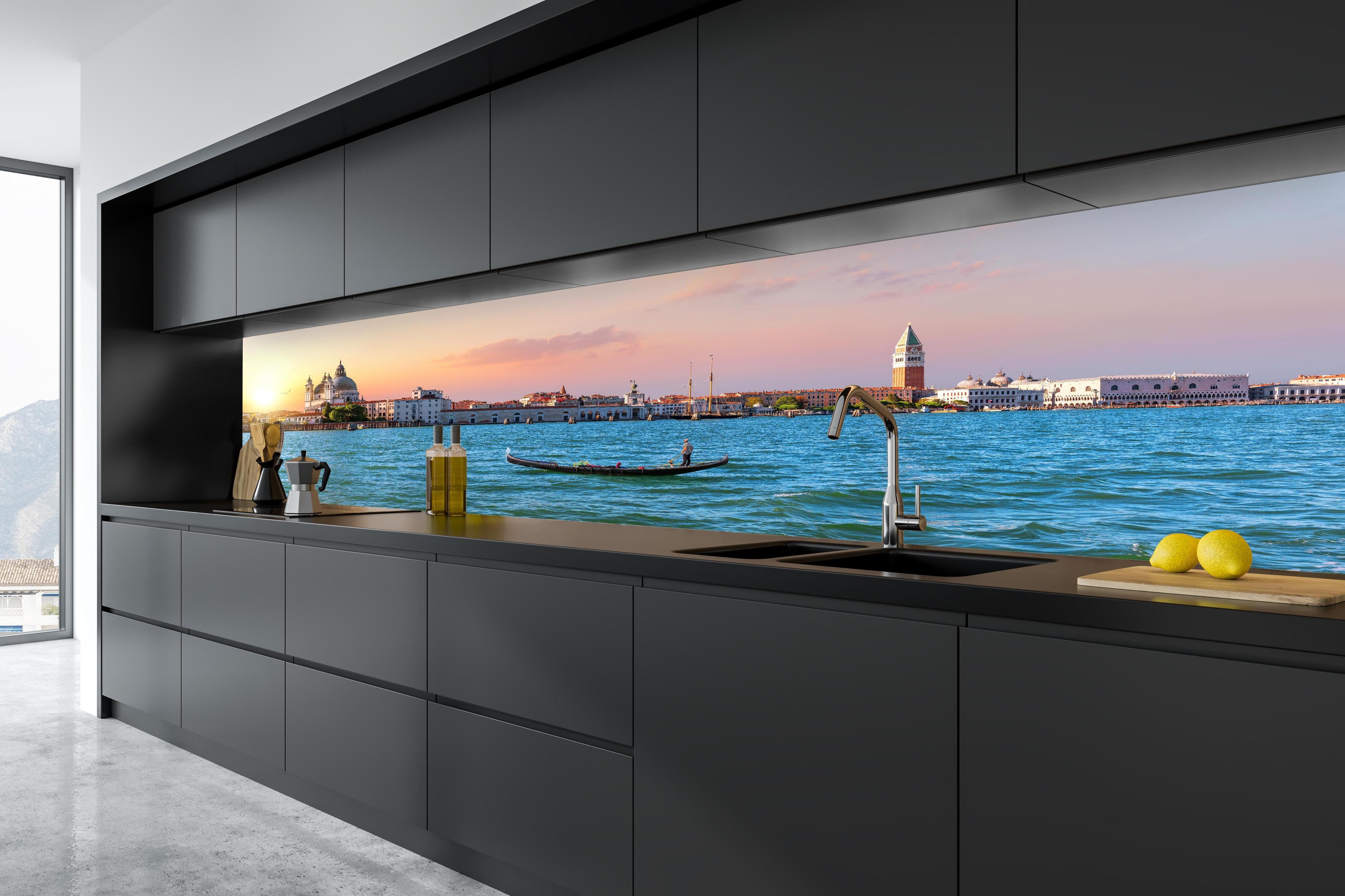 Küche - Venedig Skyline bei Sonnenuntergang in tiefschwarzer matt-premium Einbauküche