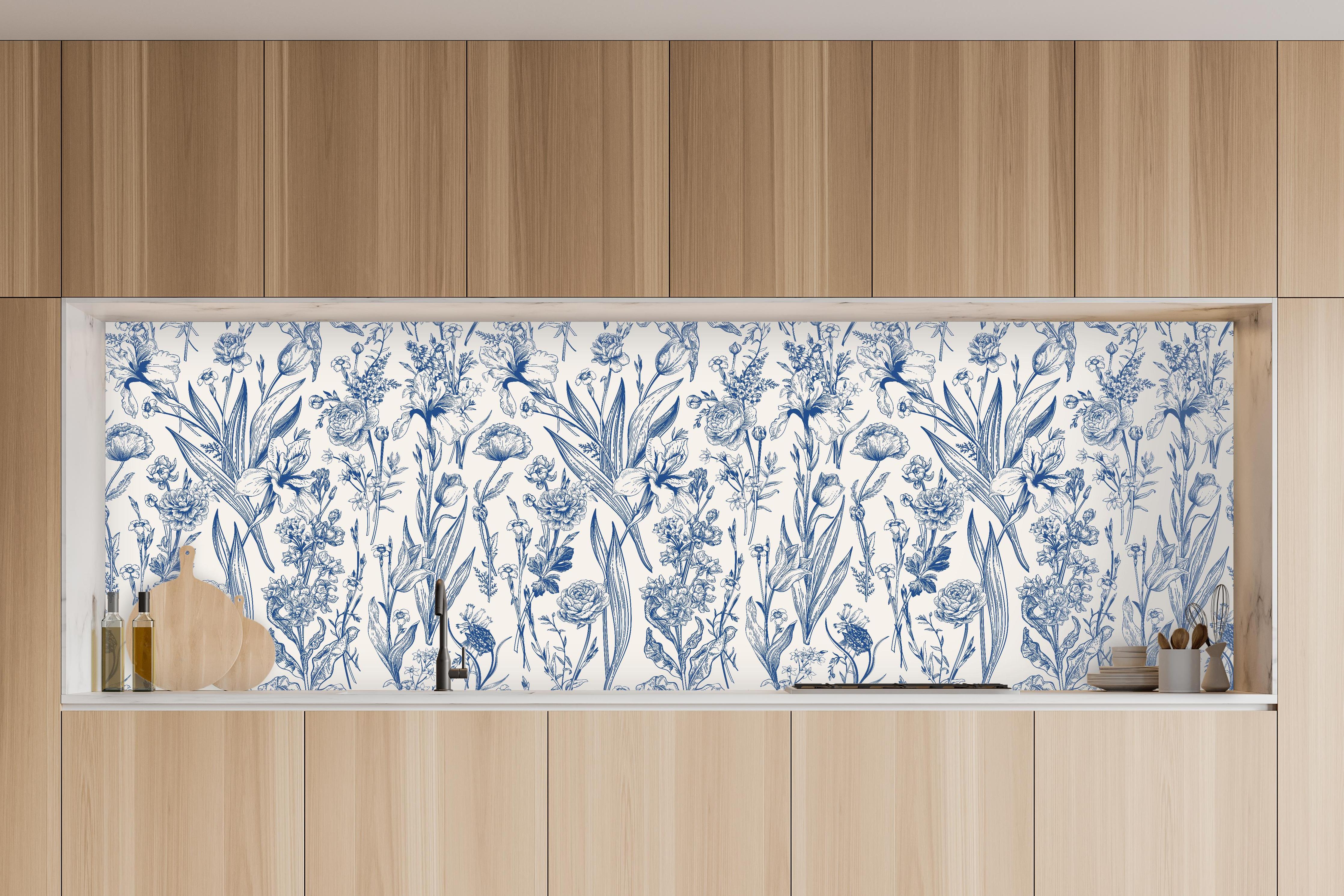 Küche - Vintage-Blumenmuster Azurblau in charakteristischer Vollholz-Küche mit modernem Gasherd