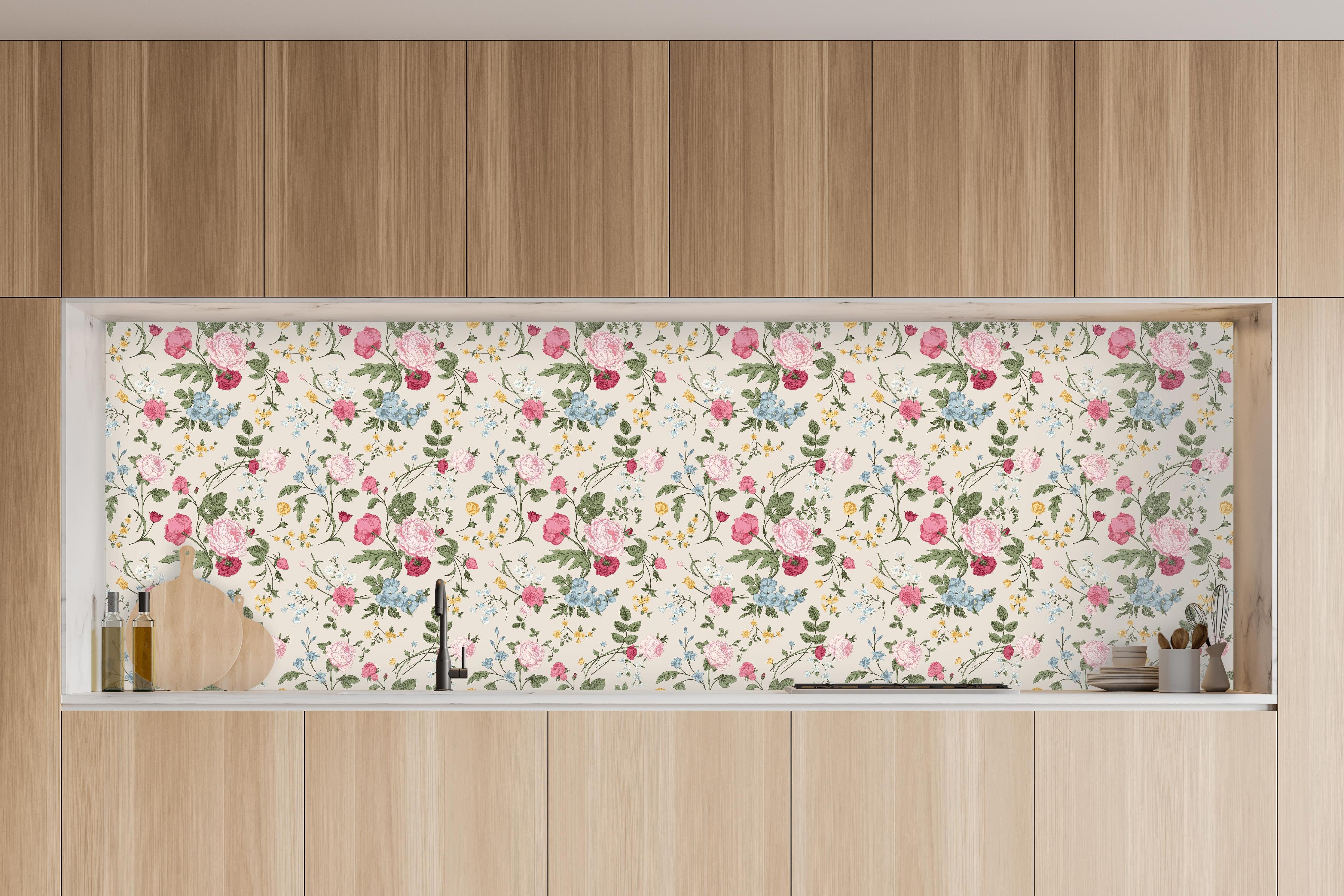 Küche - Vintage Rosenmuster Rosa-Beige in charakteristischer Vollholz-Küche mit modernem Gasherd