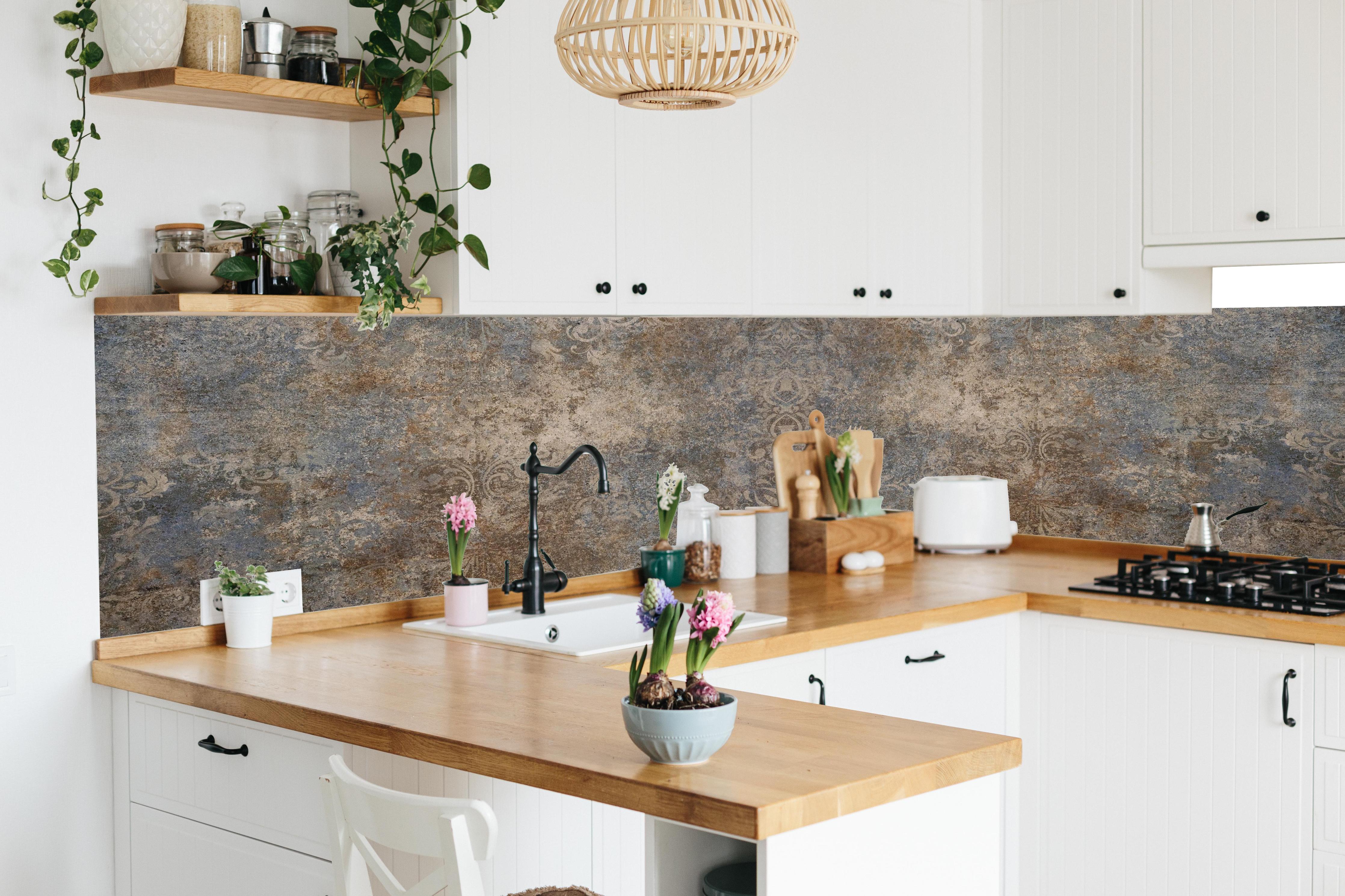 Küche - Vintage Steinmuster Fliese Braun-Blau in lebendiger Küche mit bunten Blumen