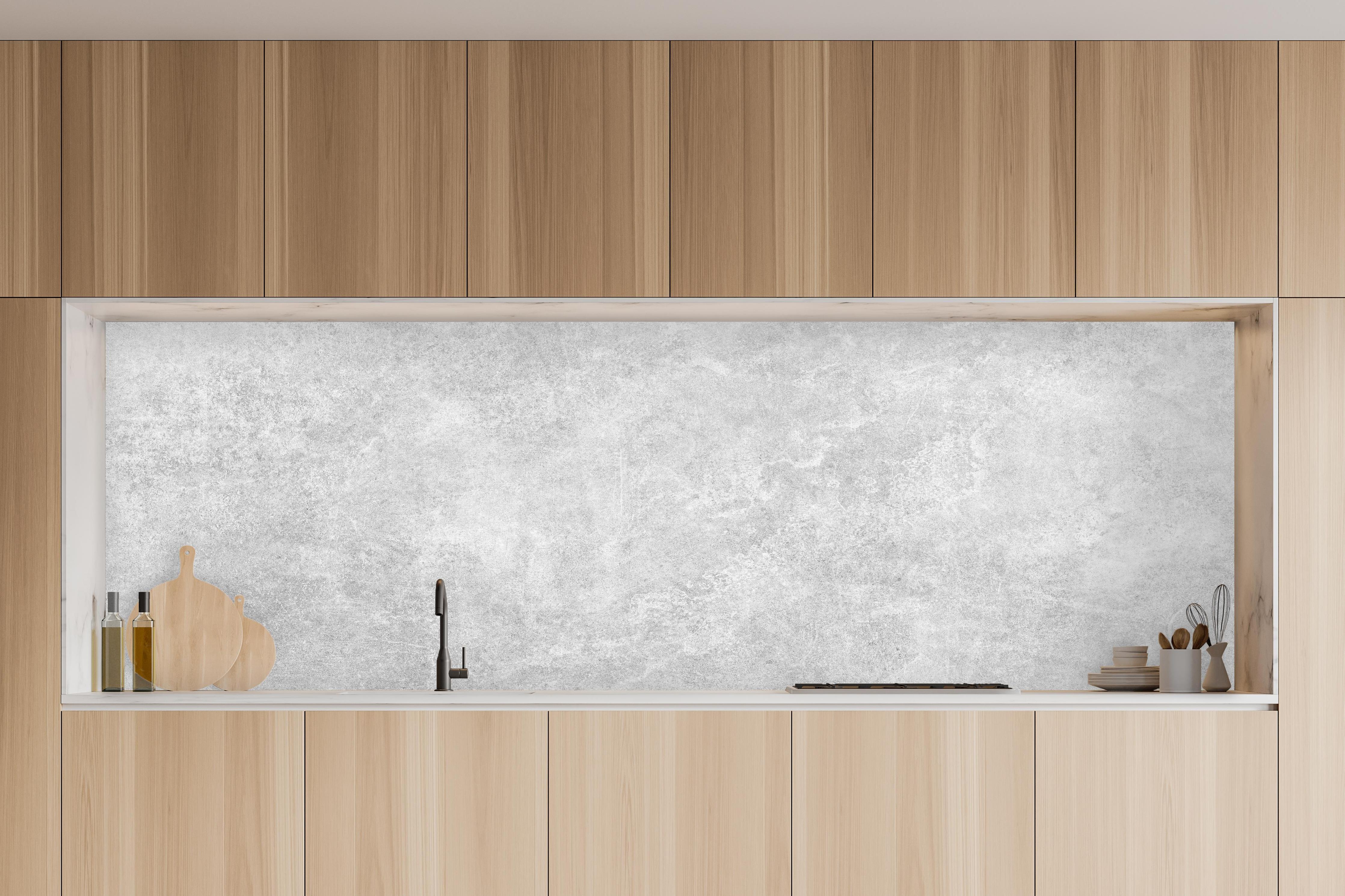 Küche - Weiß-Grau Betonstruktur in charakteristischer Vollholz-Küche mit modernem Gasherd