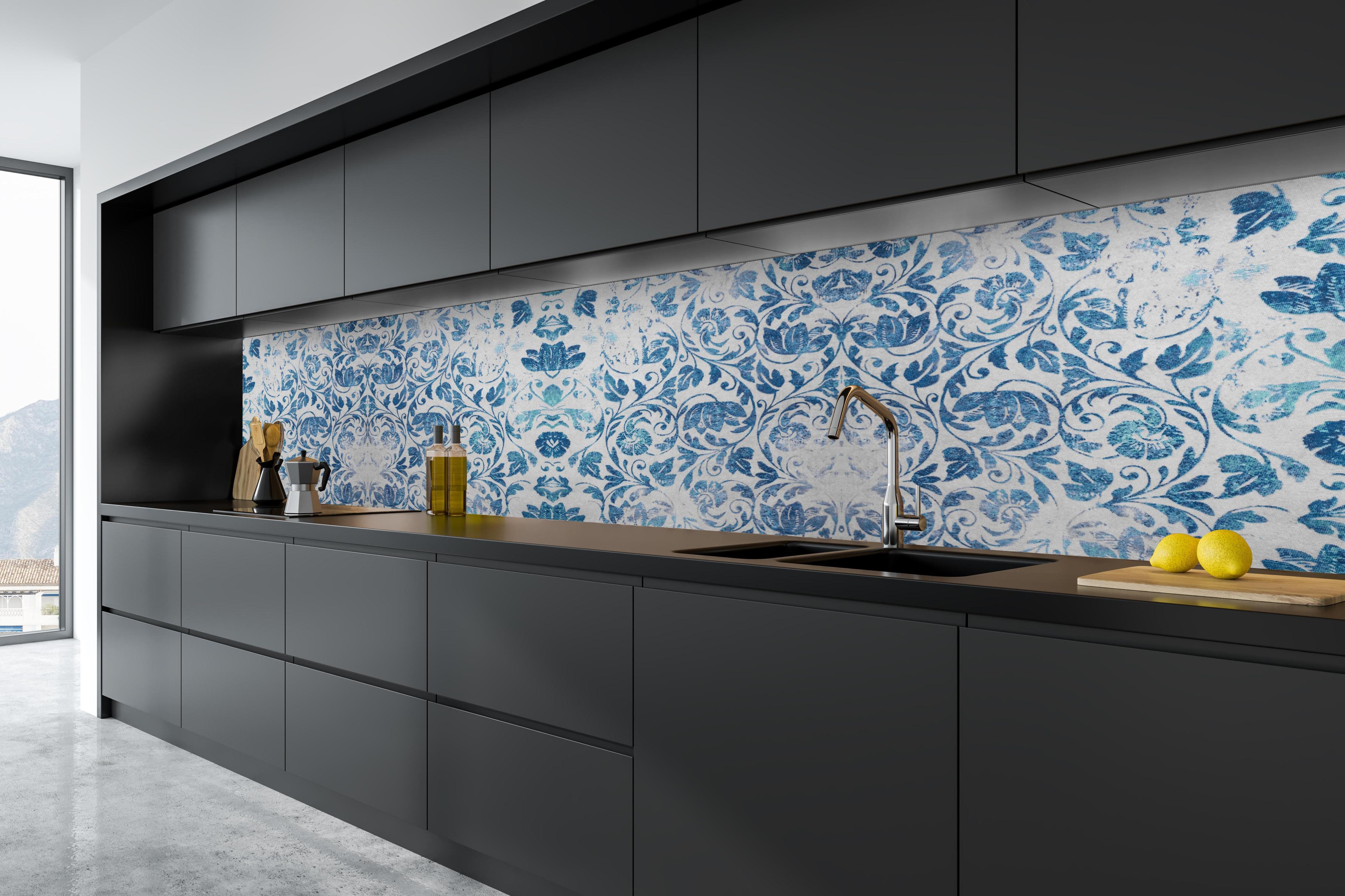 Küche - Altes Abgenutztes Damast Patchwork Vintage Motiv in tiefschwarzer matt-premium Einbauküche