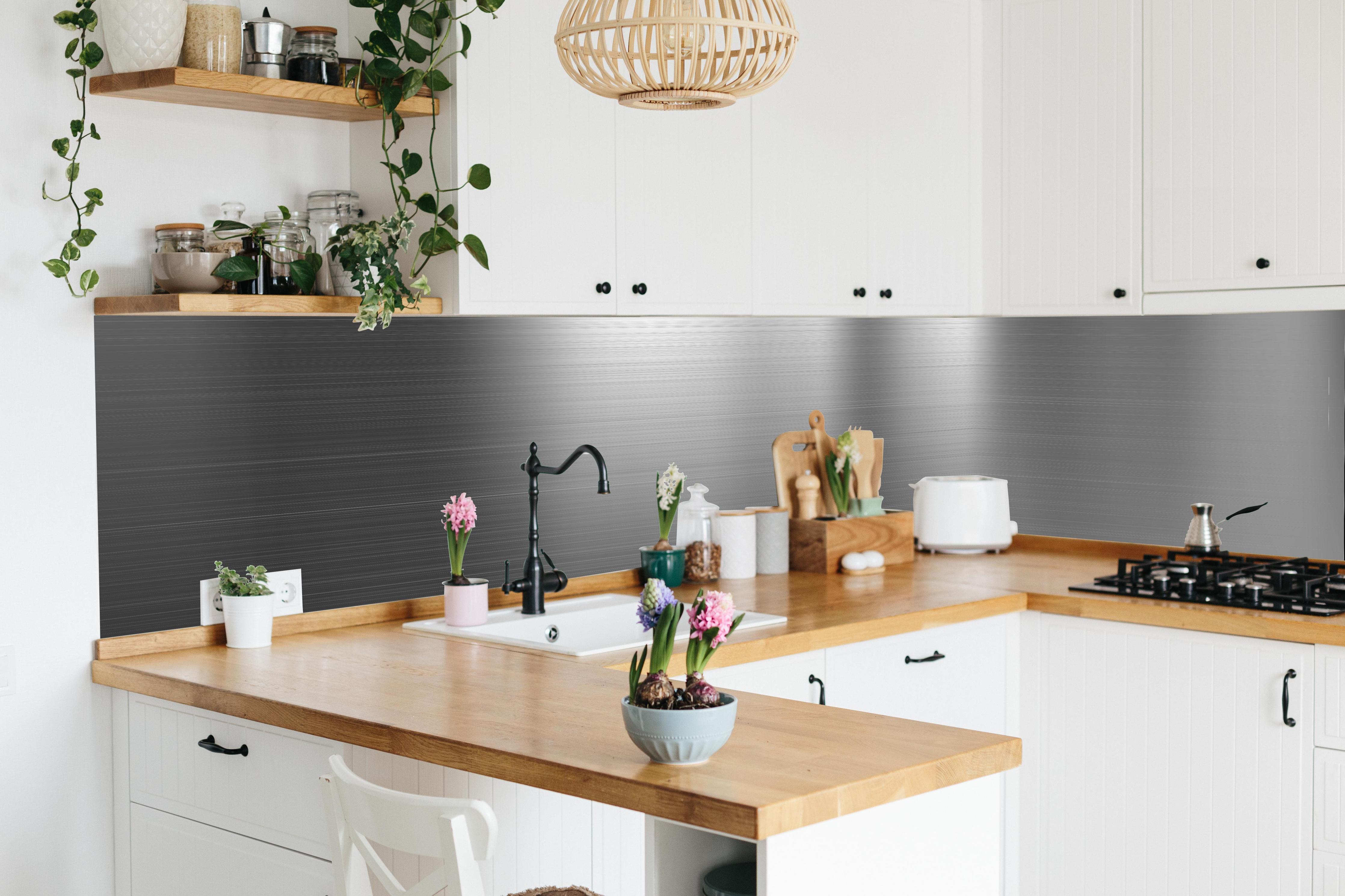 Küche - Aluminium silber gebürstet in lebendiger Küche mit bunten Blumen