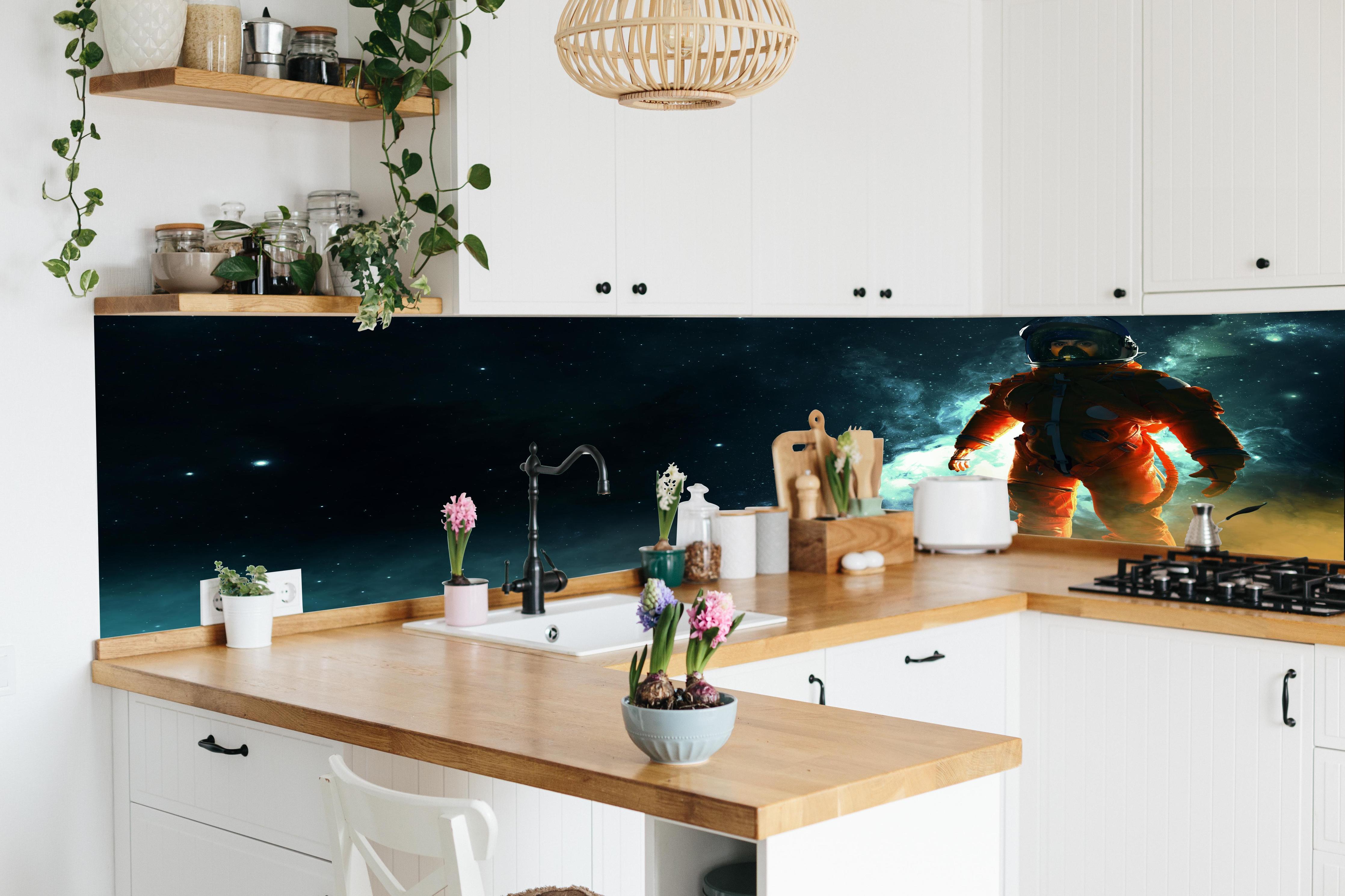 Küche - Astronaut im Weltraum in lebendiger Küche mit bunten Blumen