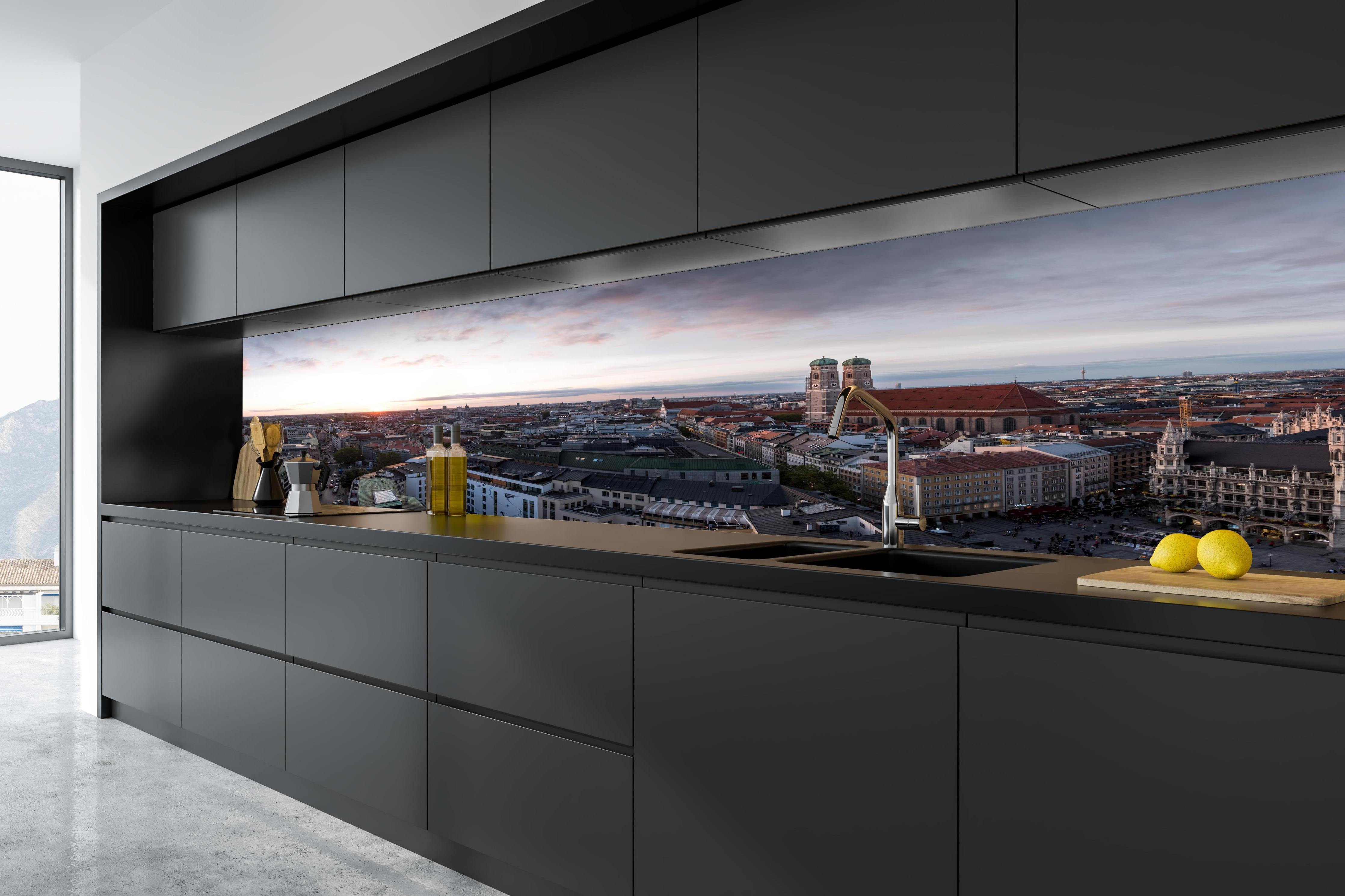 Küche - Aussicht über München mit Frauenkirche und Rathaus in tiefschwarzer matt-premium Einbauküche