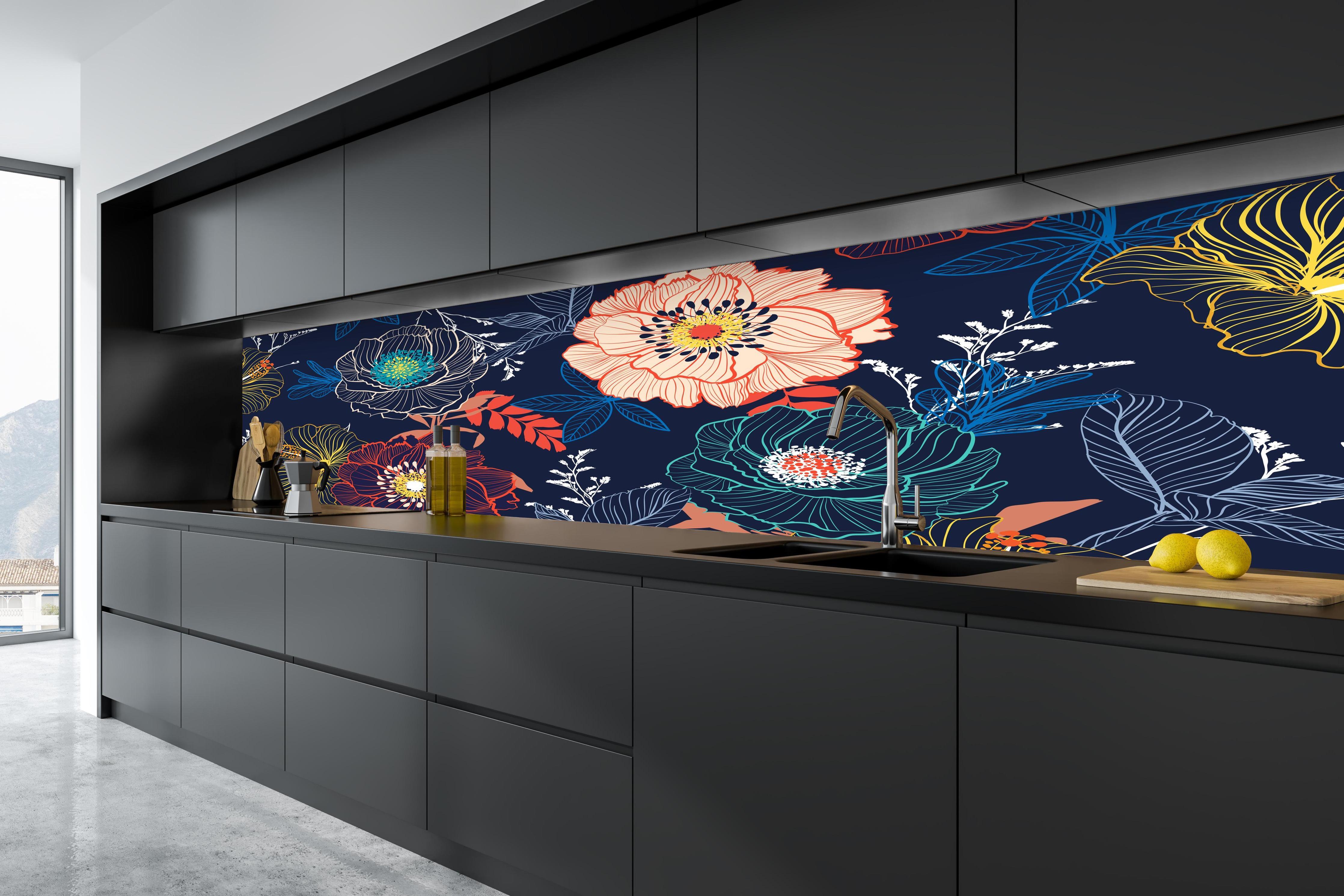 Küche - Bunte Blumenkunst in tiefschwarzer matt-premium Einbauküche