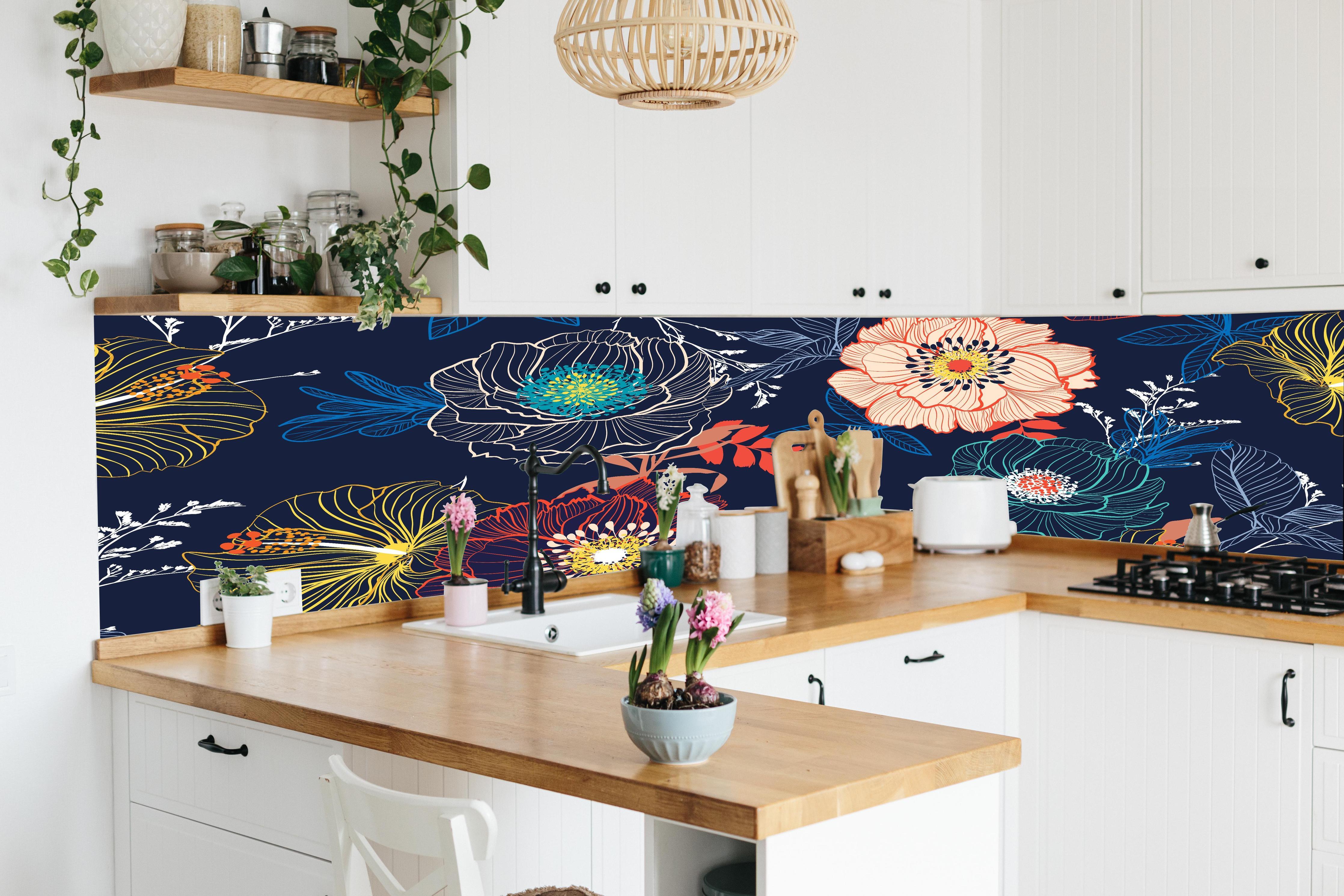 Küche - Bunte Blumenkunst in lebendiger Küche mit bunten Blumen