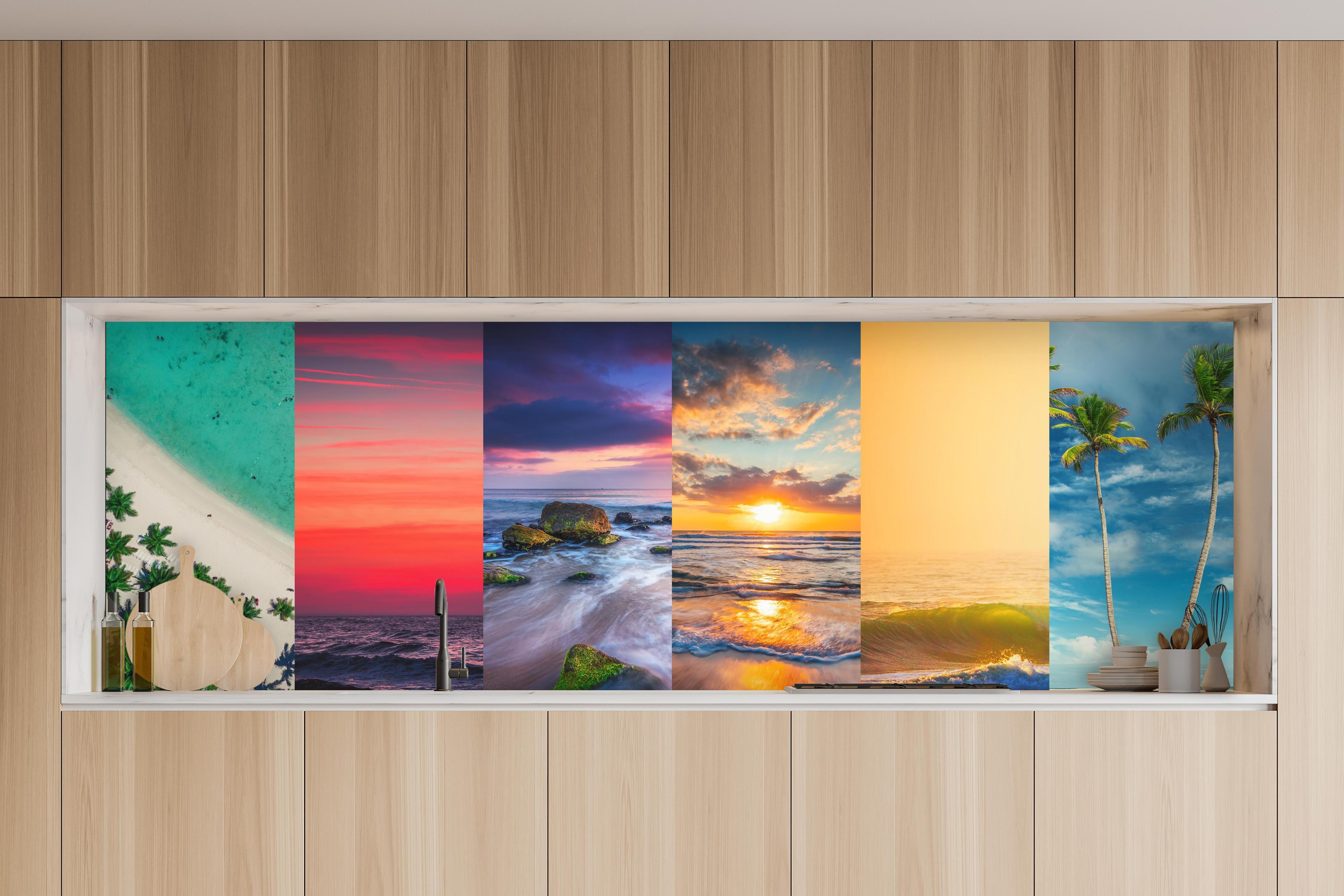 Küche - Collage von Sommer Meer und Strand Bilder in charakteristischer Vollholz-Küche mit modernem Gasherd