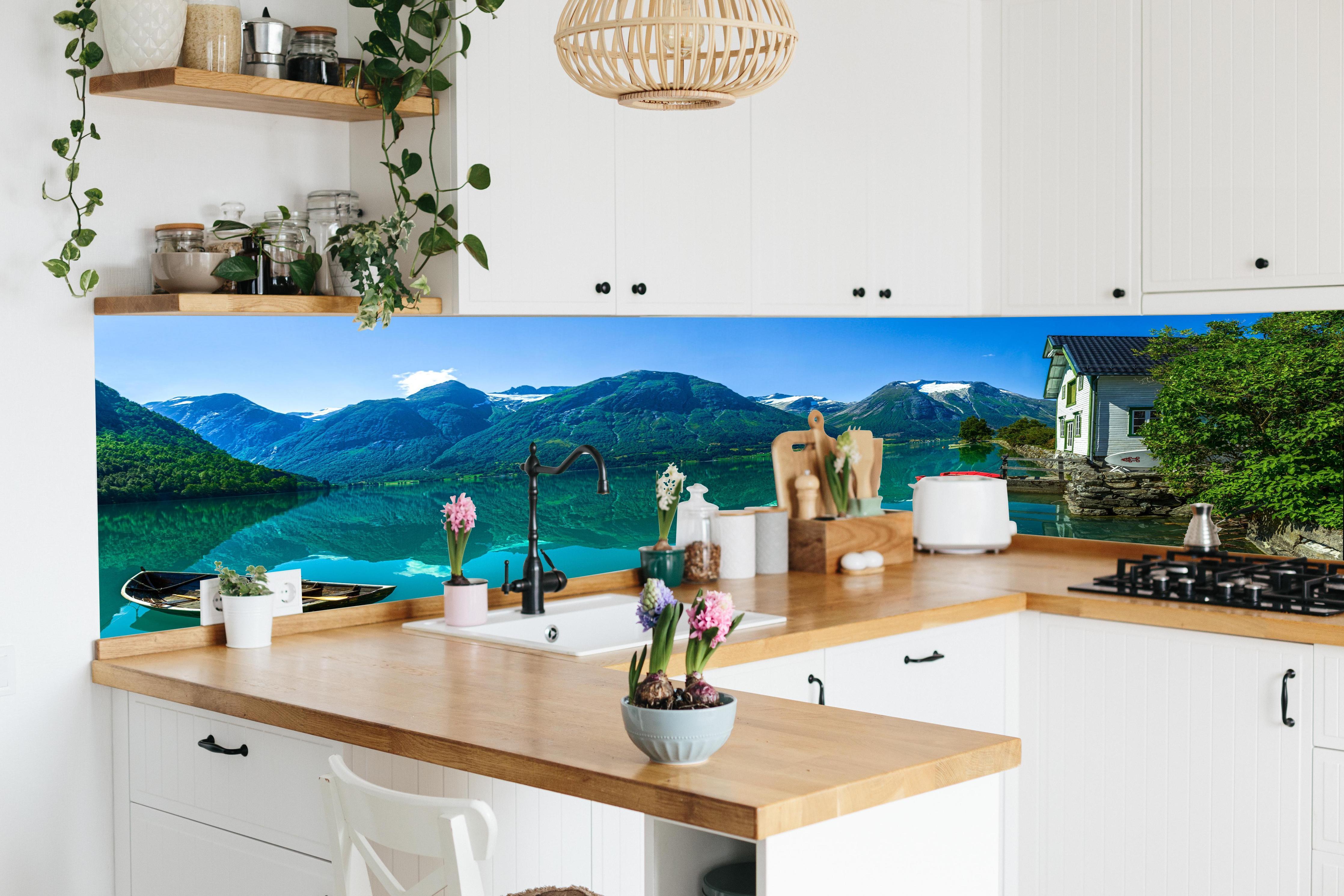 Küche - Der Gletschersee in lebendiger Küche mit bunten Blumen