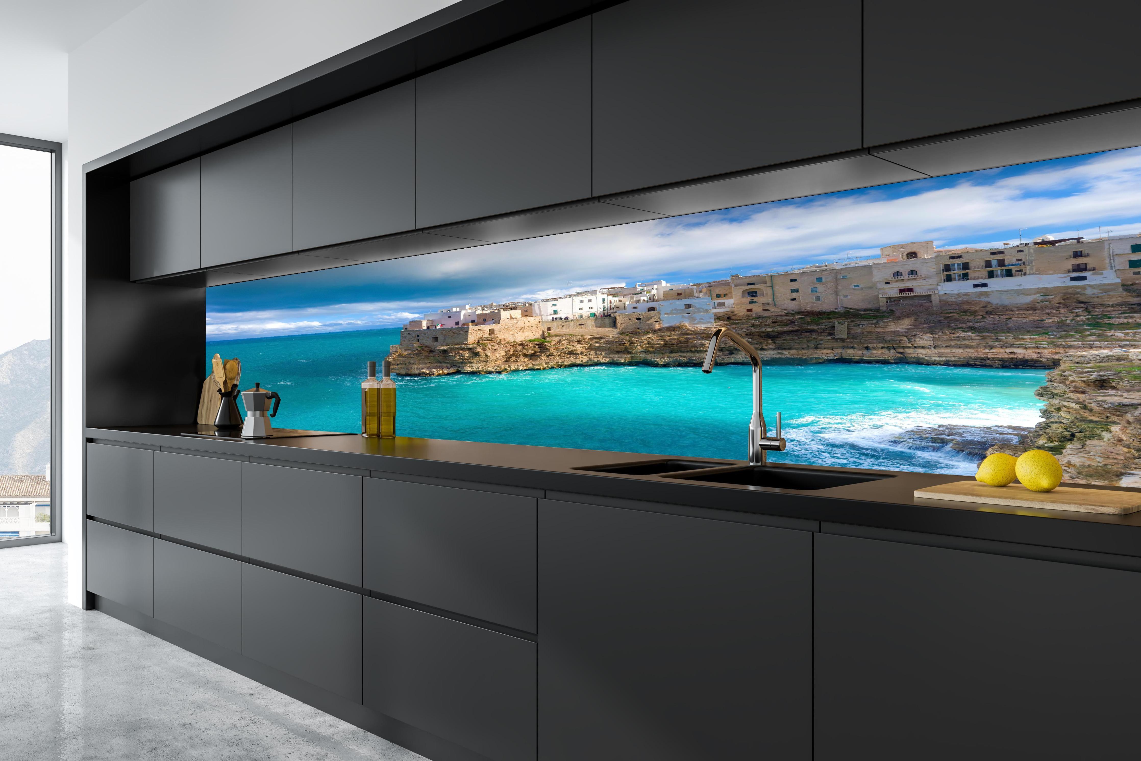 Küche - Drohnensicht - Polignano in tiefschwarzer matt-premium Einbauküche