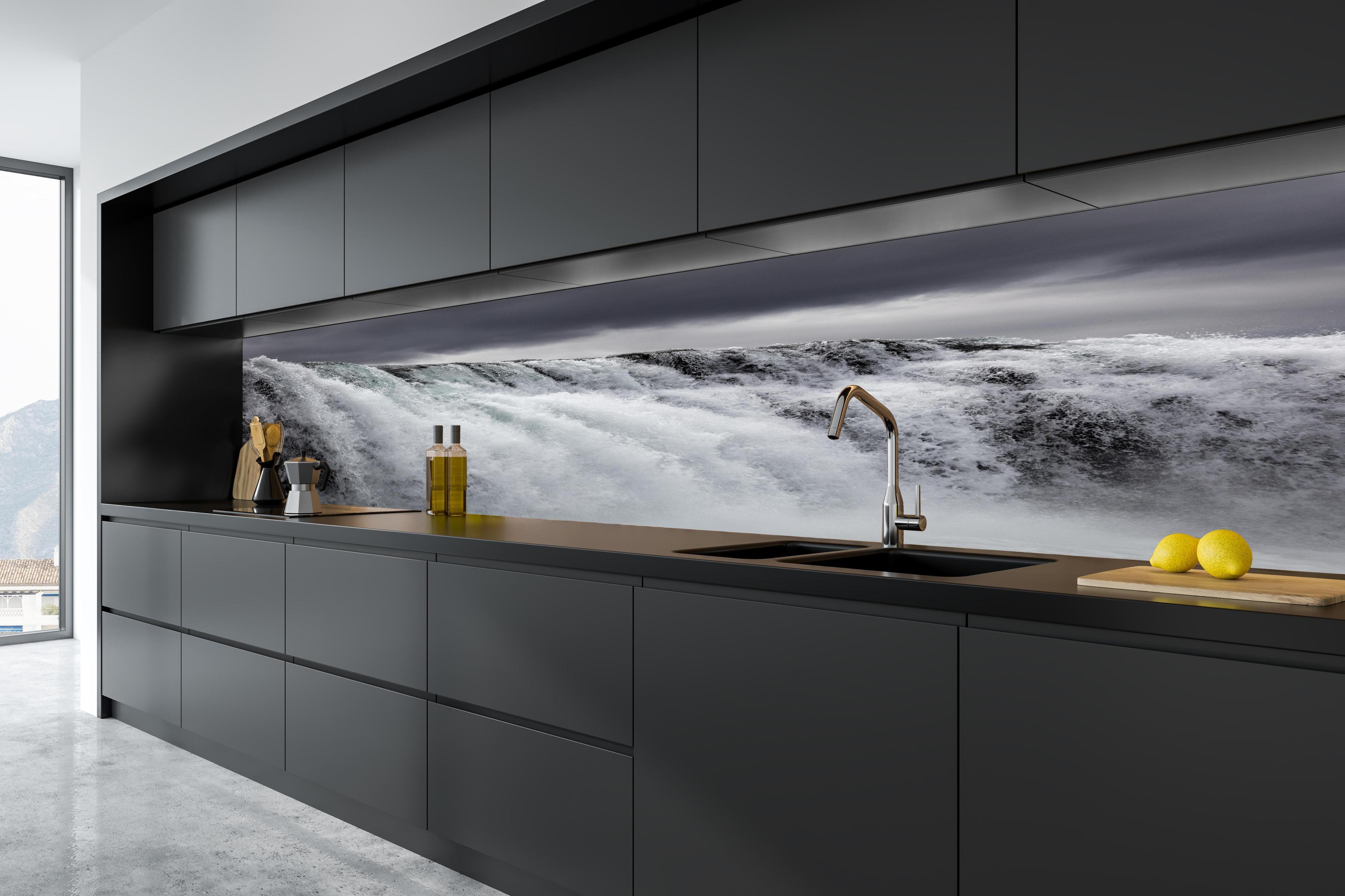 Küche - Dunkler Wasserfall in tiefschwarzer matt-premium Einbauküche