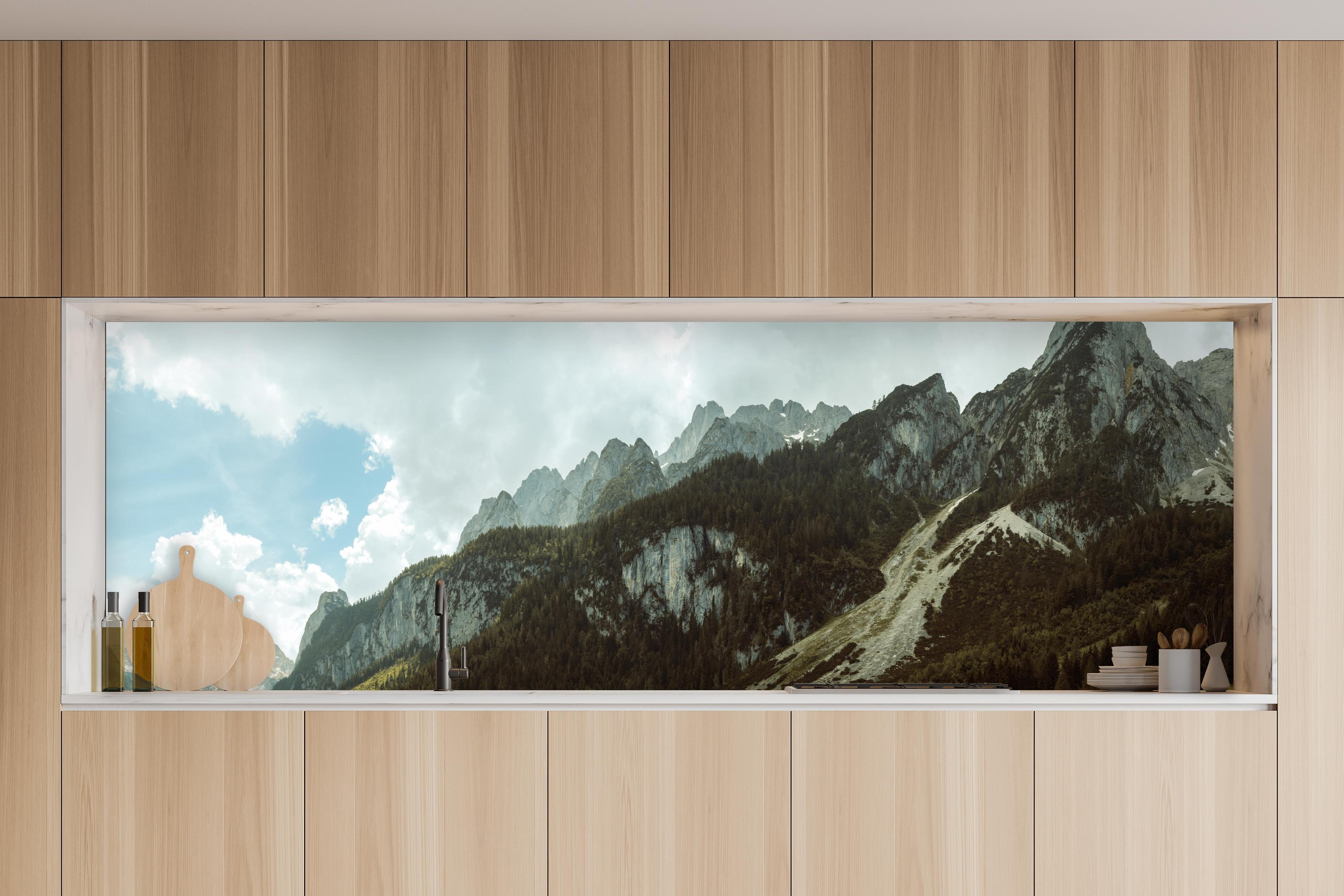 Küche - Gosausee Panorama in charakteristischer Vollholz-Küche mit modernem Gasherd