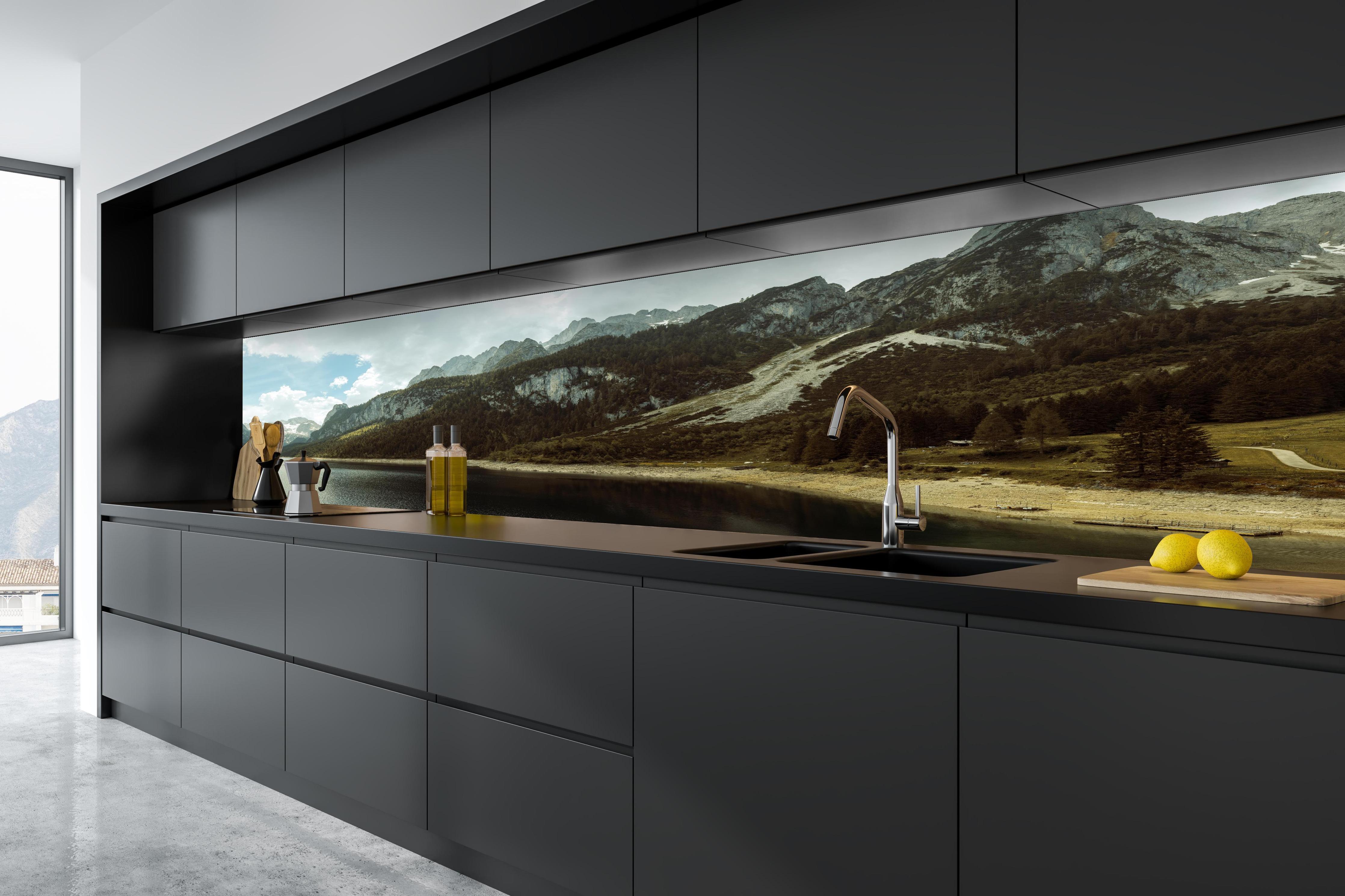 Küche - Gosausee Panorama in tiefschwarzer matt-premium Einbauküche