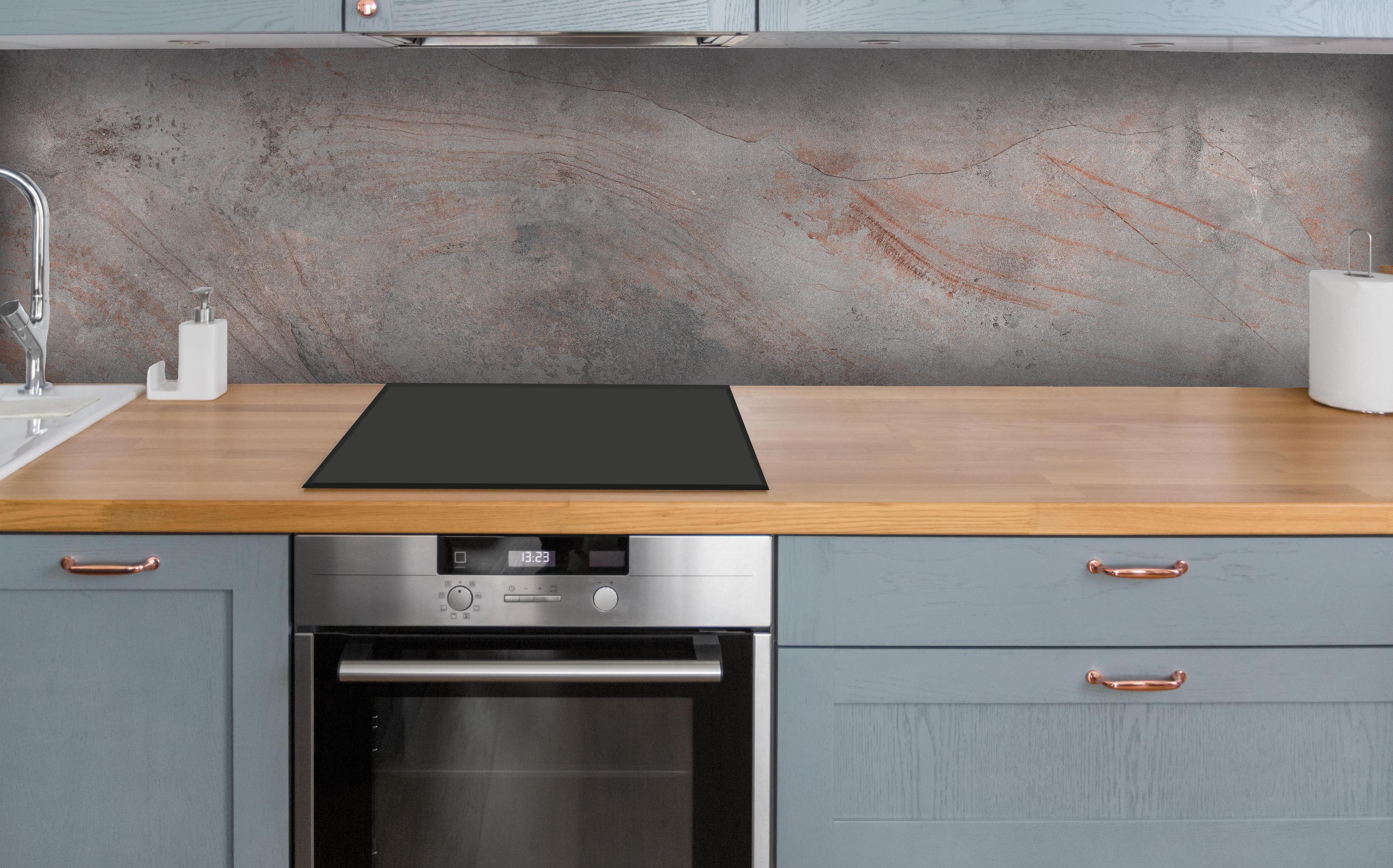 Küche - Gräuliche Vintage Marmor Textur über polierter Holzarbeitsplatte mit Cerankochfeld