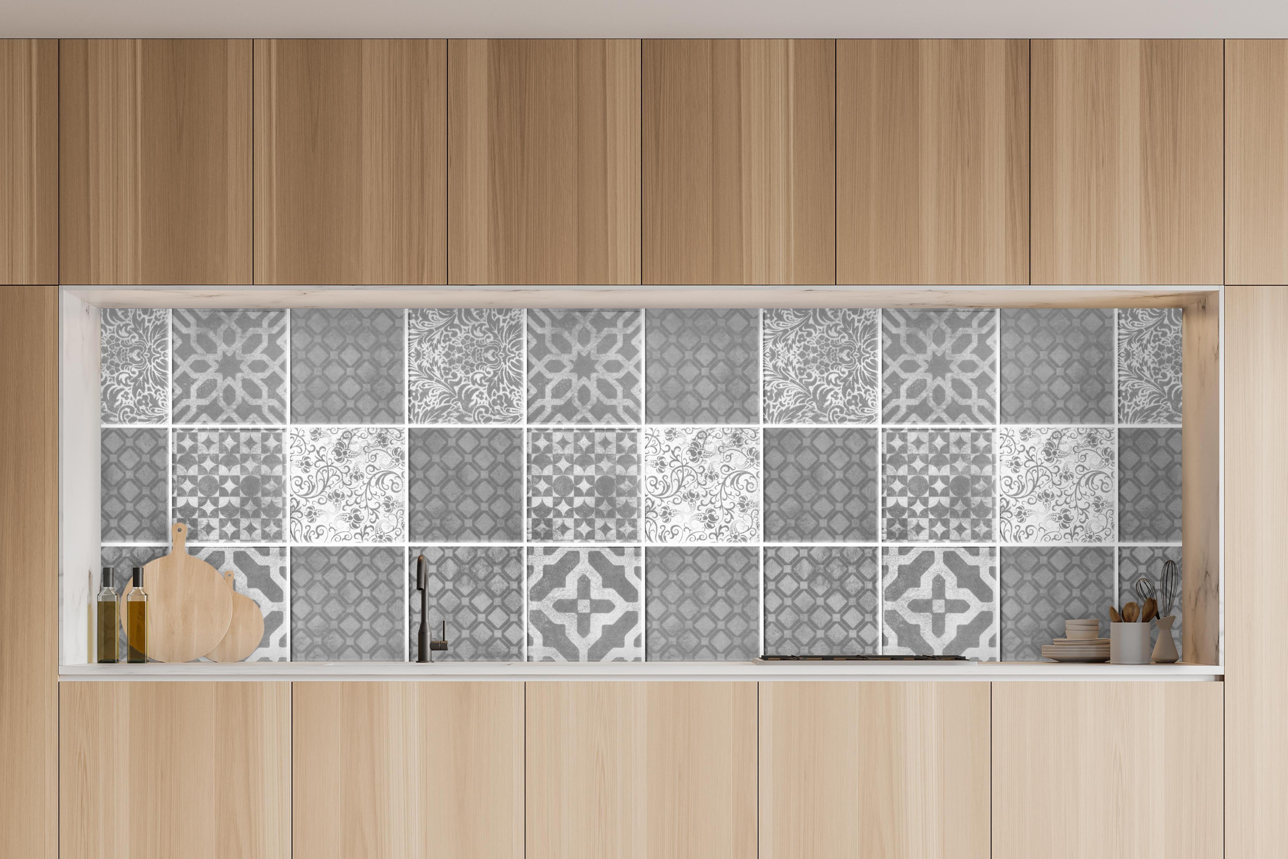 Küche - Grau weiße Vintage Mosaik Textur in charakteristischer Vollholz-Küche mit modernem Gasherd