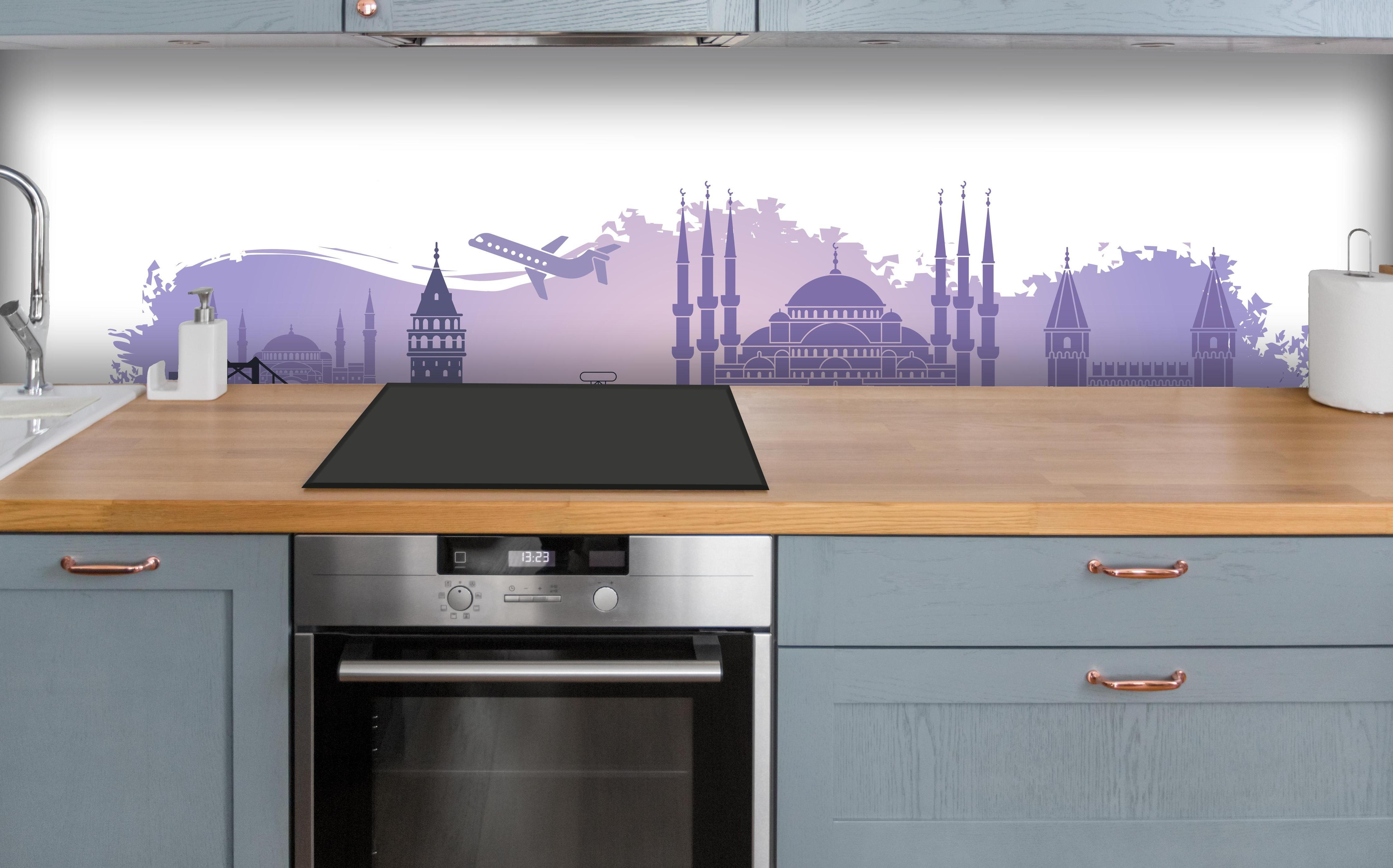 Küche - Istanbul Painting über polierter Holzarbeitsplatte mit Cerankochfeld