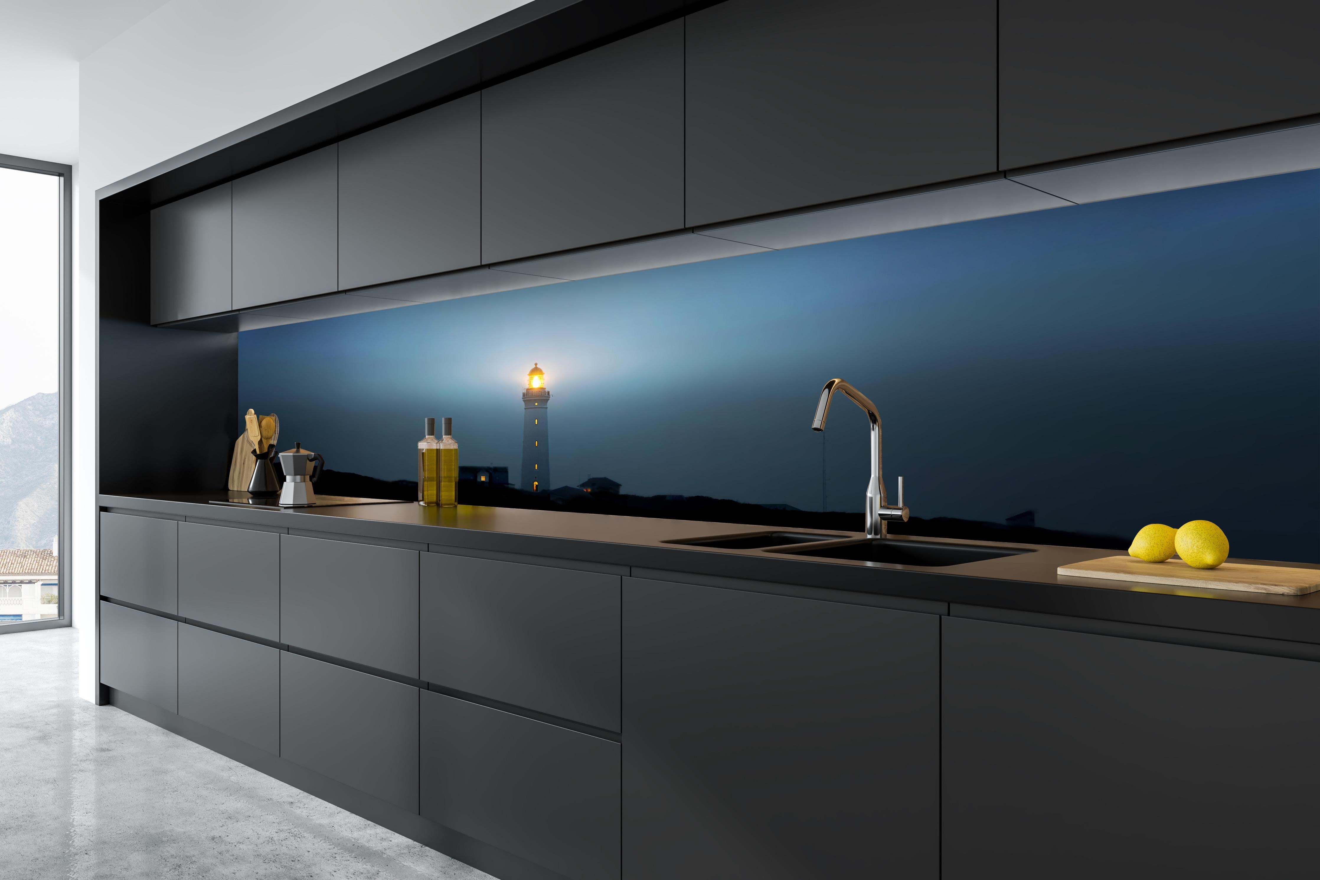Küche - Leuchtturm im dunkeln in tiefschwarzer matt-premium Einbauküche