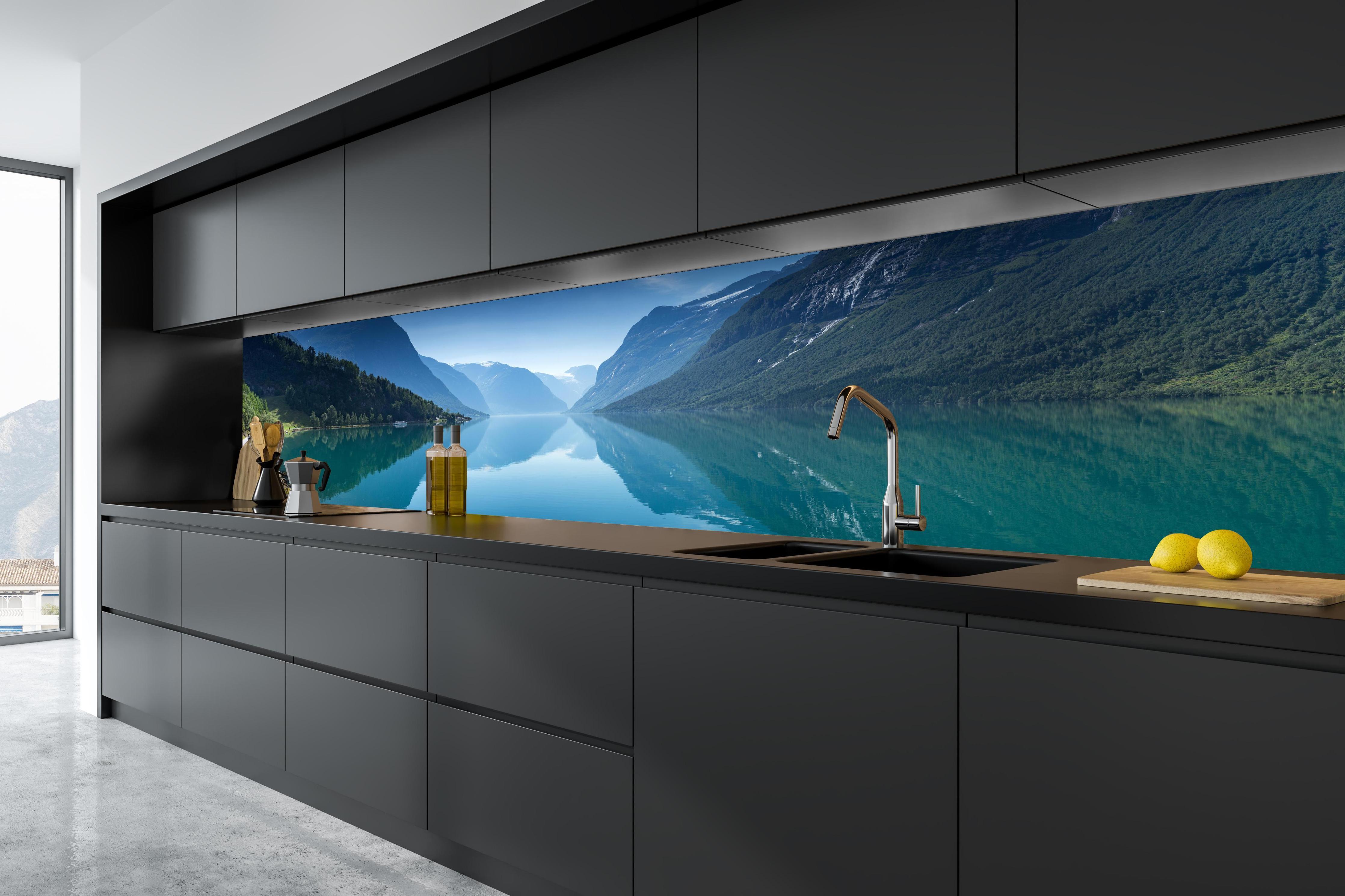 Küche - Lovatnet See - Norwegen in tiefschwarzer matt-premium Einbauküche