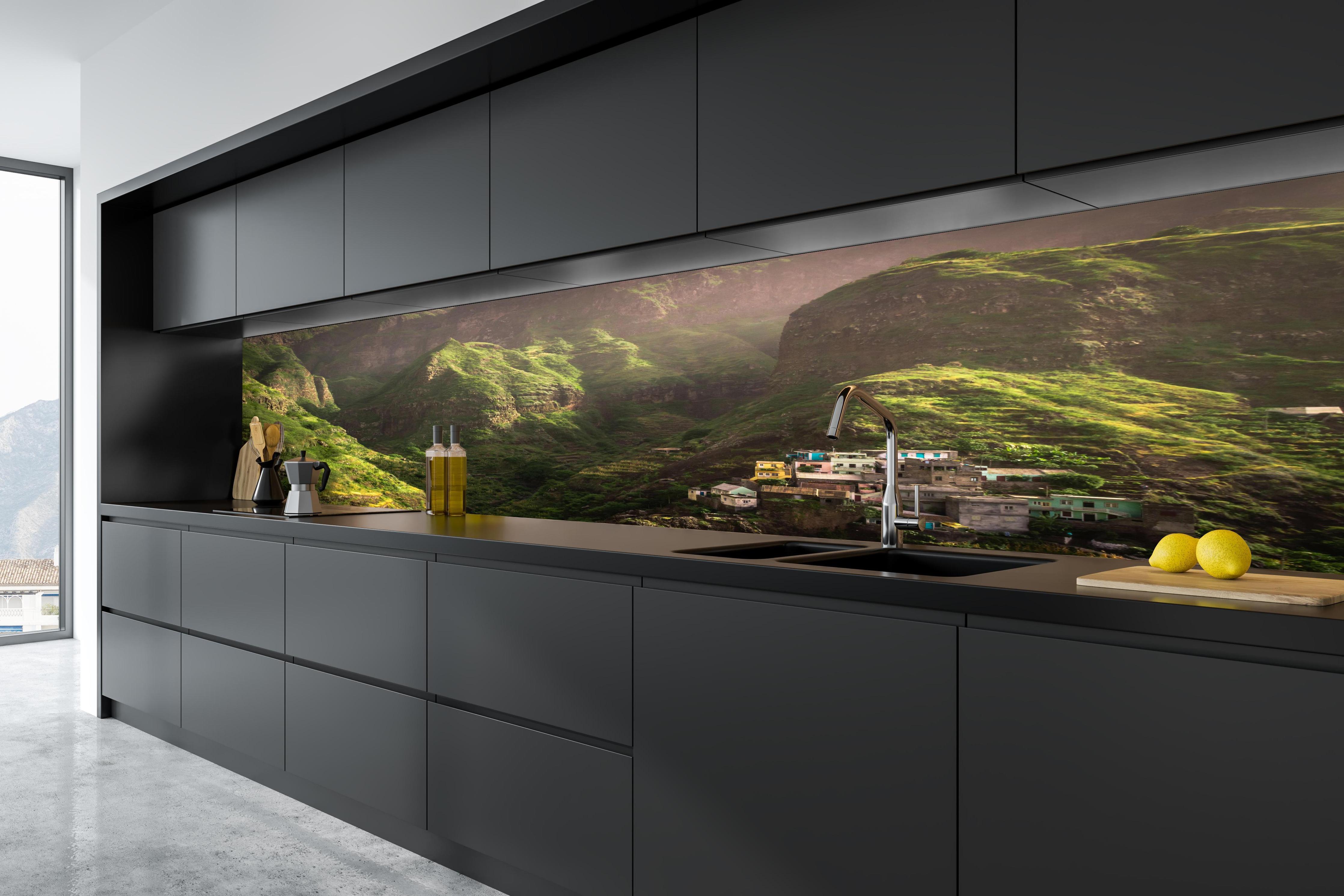 Küche - Luftaufnahme von Fontainhas - Kabo Verde in tiefschwarzer matt-premium Einbauküche