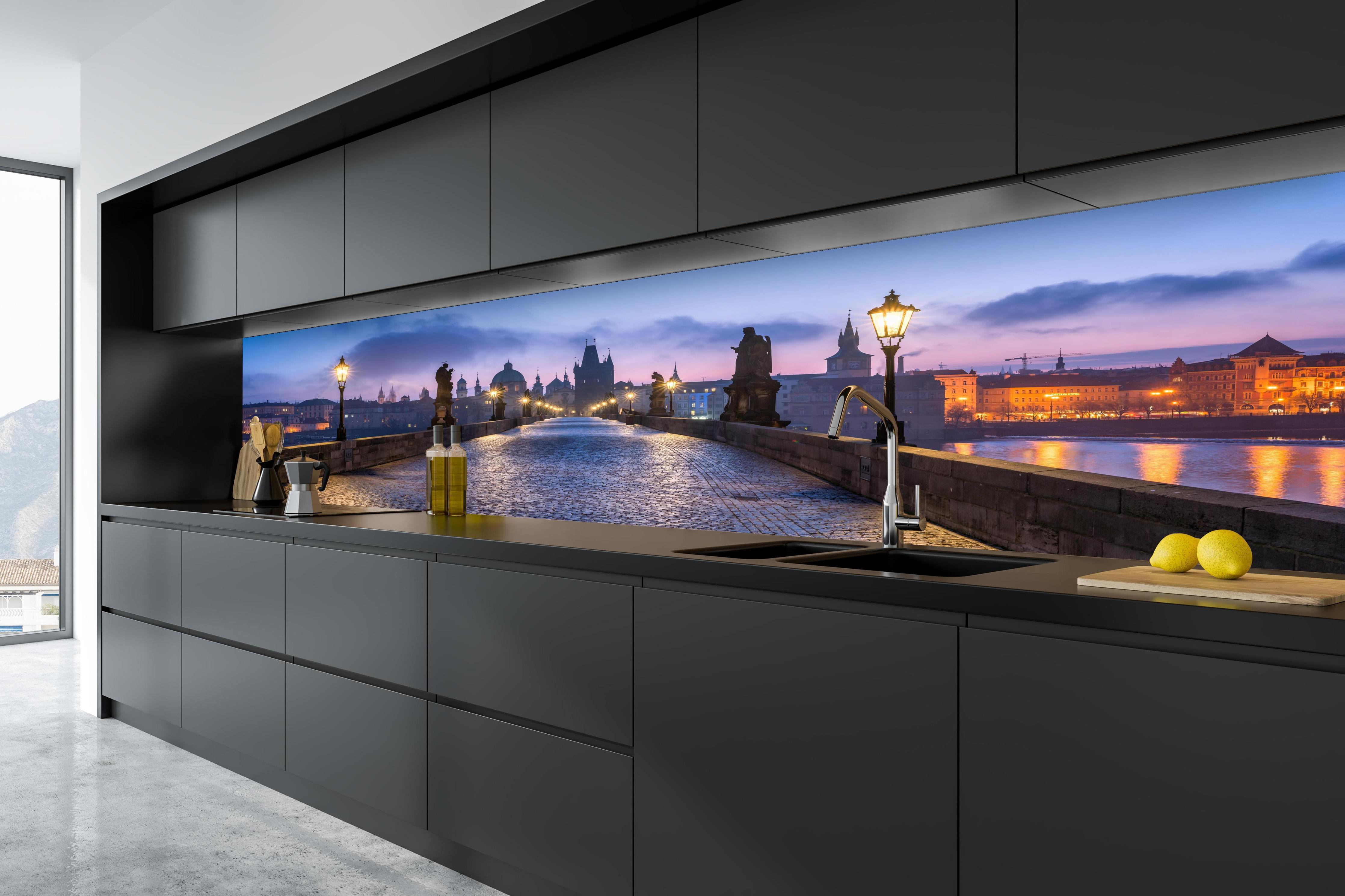 Küche - Panorama der Karlsbrücke in Prag in tiefschwarzer matt-premium Einbauküche