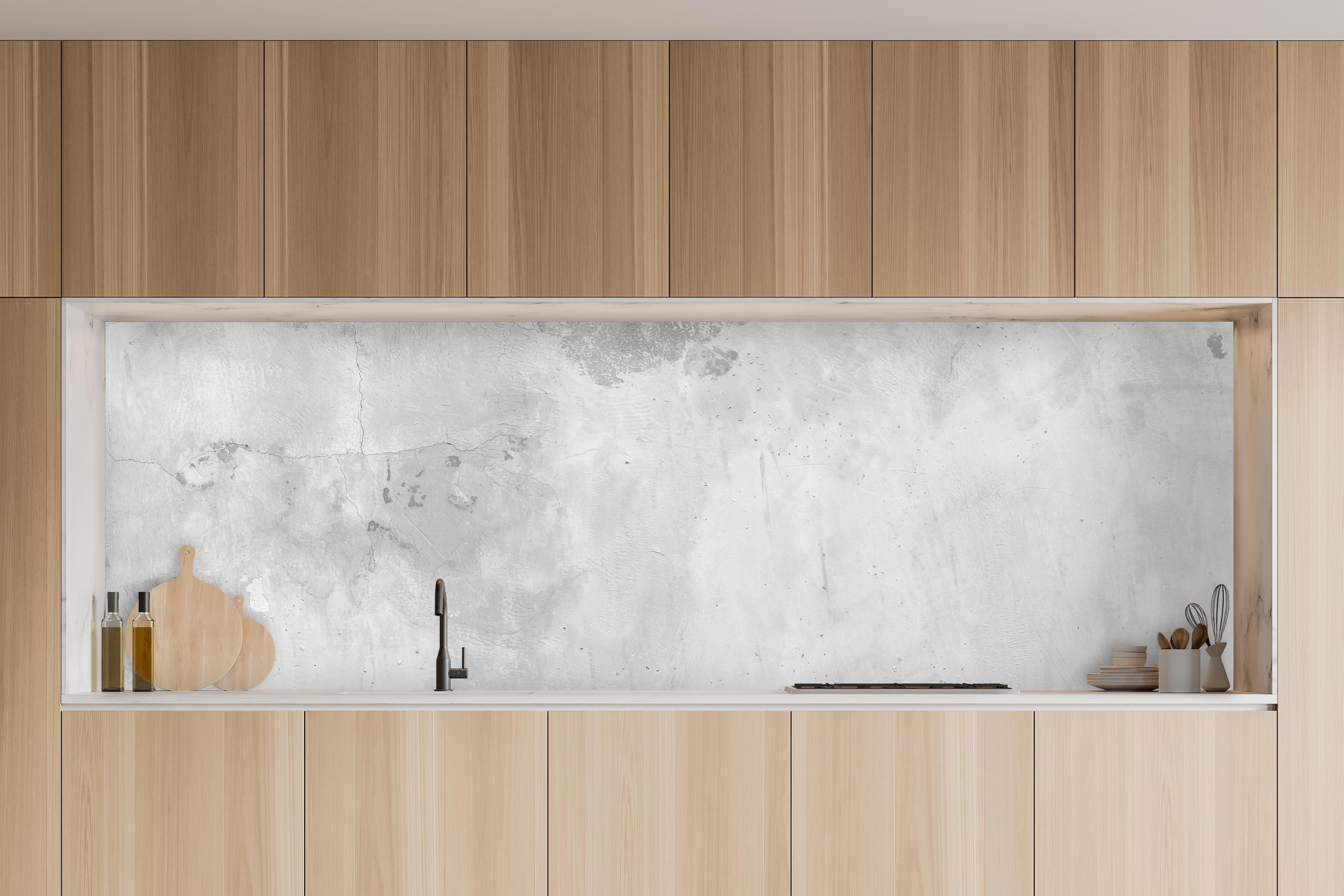 Küche - Panorama einer alten Betonwand in charakteristischer Vollholz-Küche mit modernem Gasherd