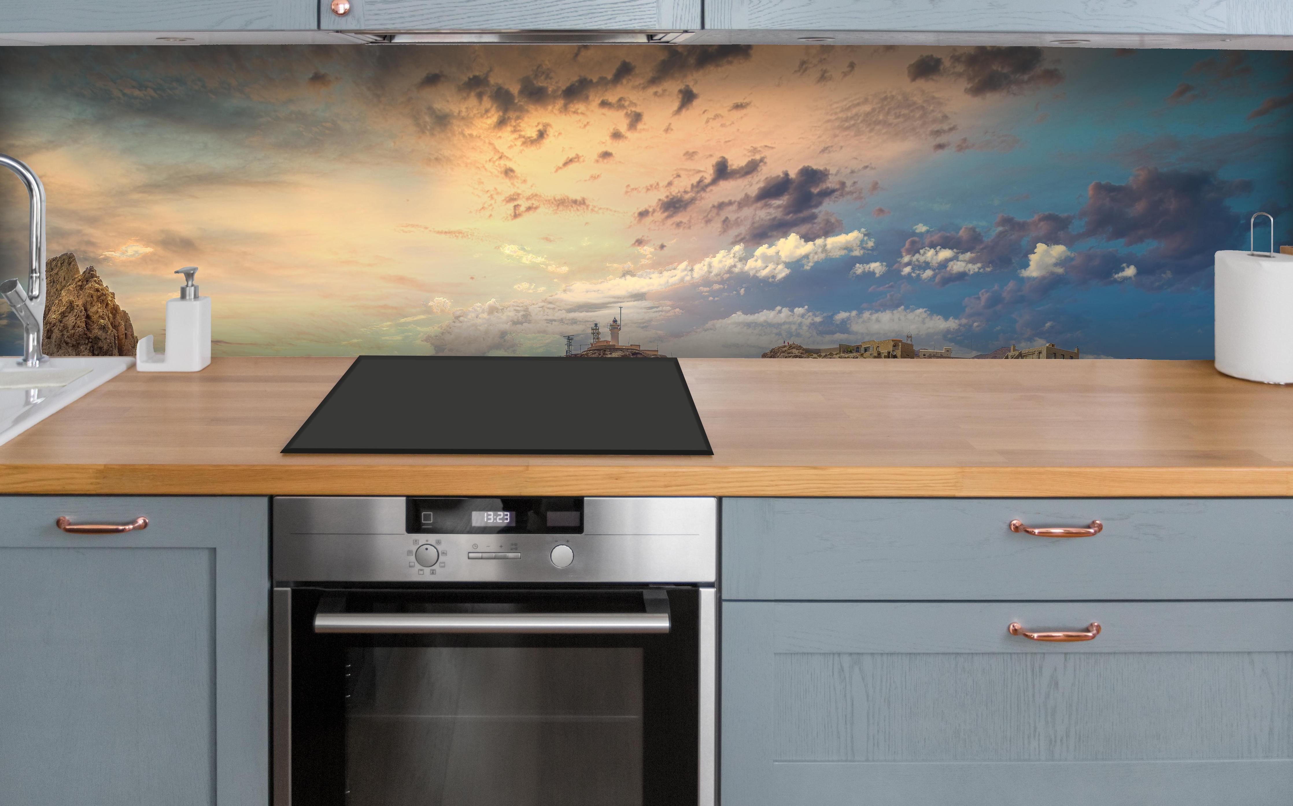 Küche - Panoramablick - Arrecife de las Sirenas über polierter Holzarbeitsplatte mit Cerankochfeld