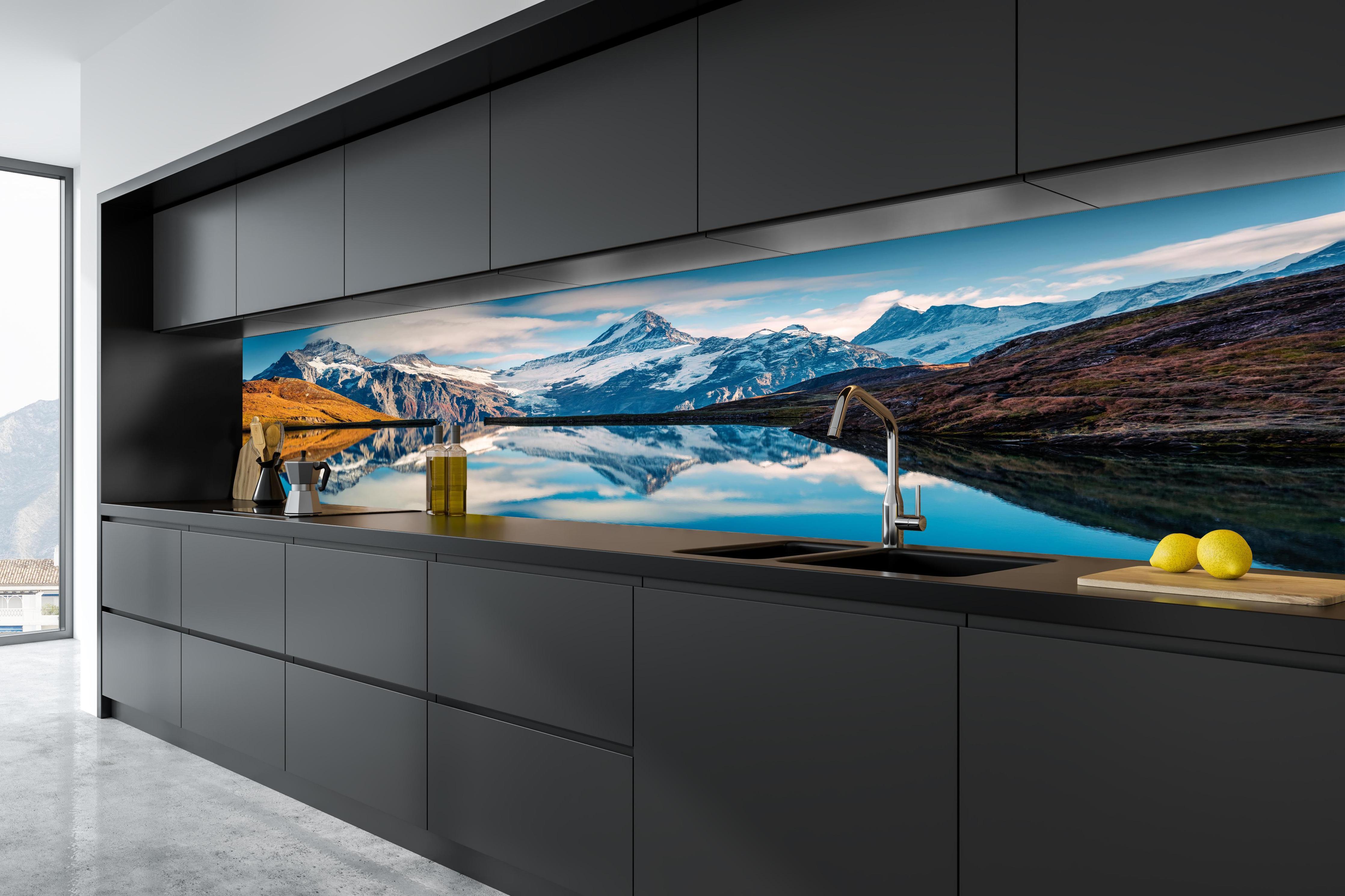 Küche - Panoramablick auf Bachalpsee in tiefschwarzer matt-premium Einbauküche