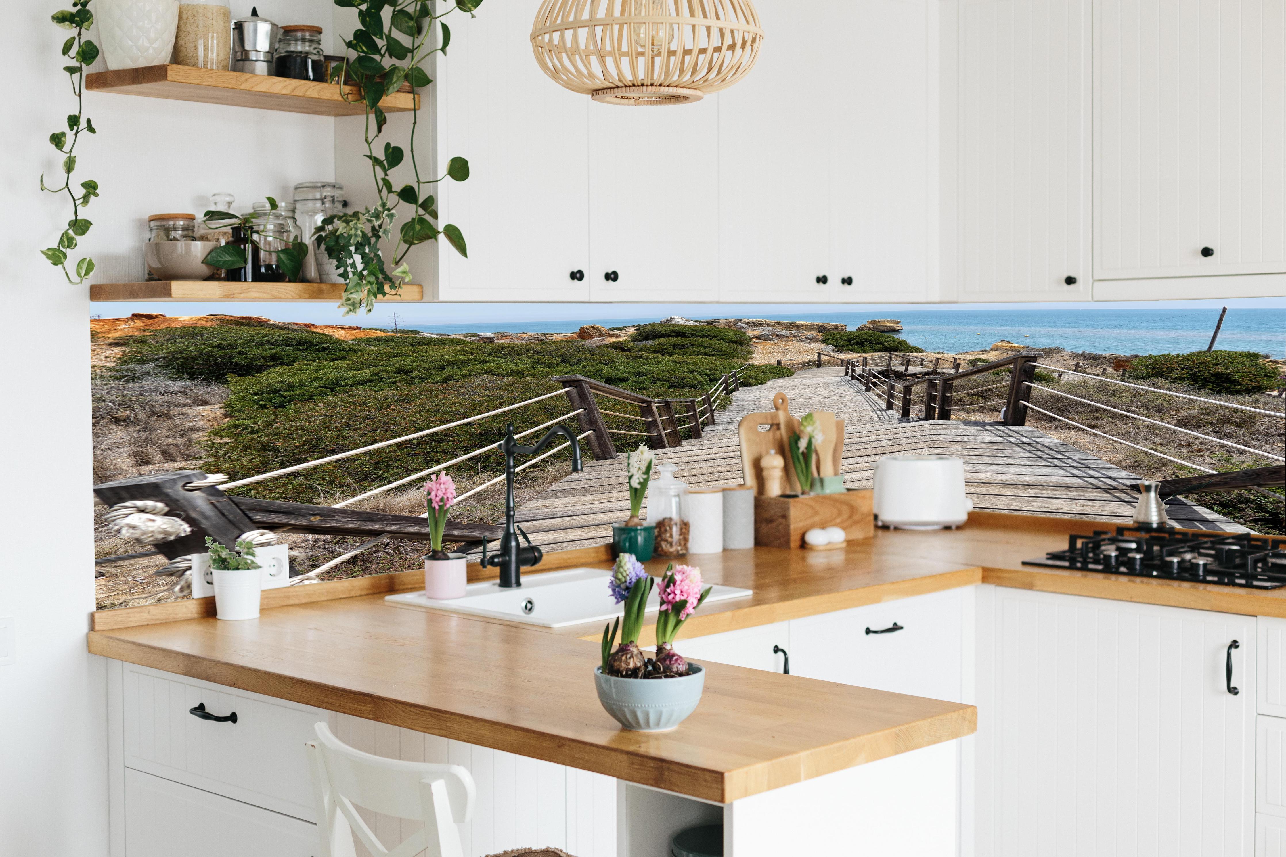 Küche - Portugal Küstenlinie in lebendiger Küche mit bunten Blumen