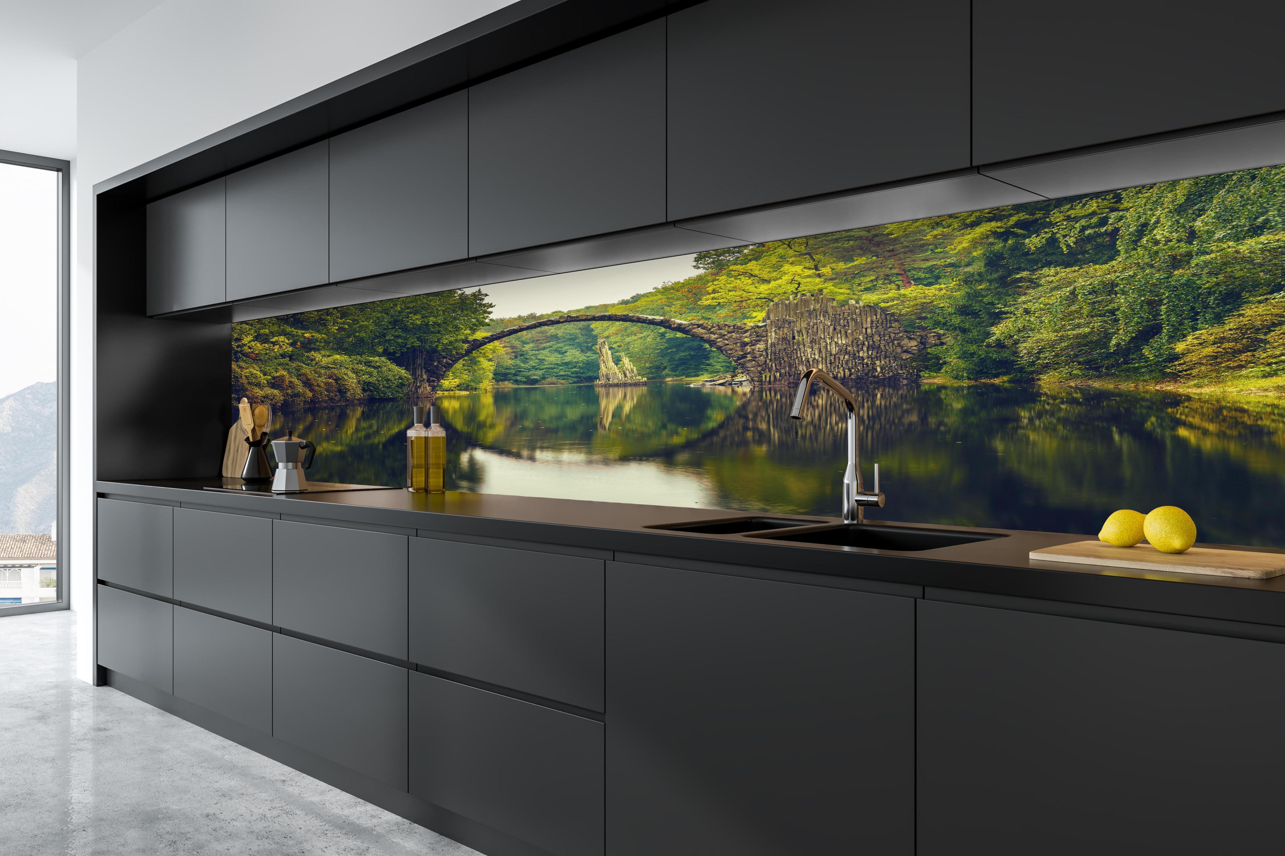 Küche - Rakotz bridge in Kromlau in tiefschwarzer matt-premium Einbauküche