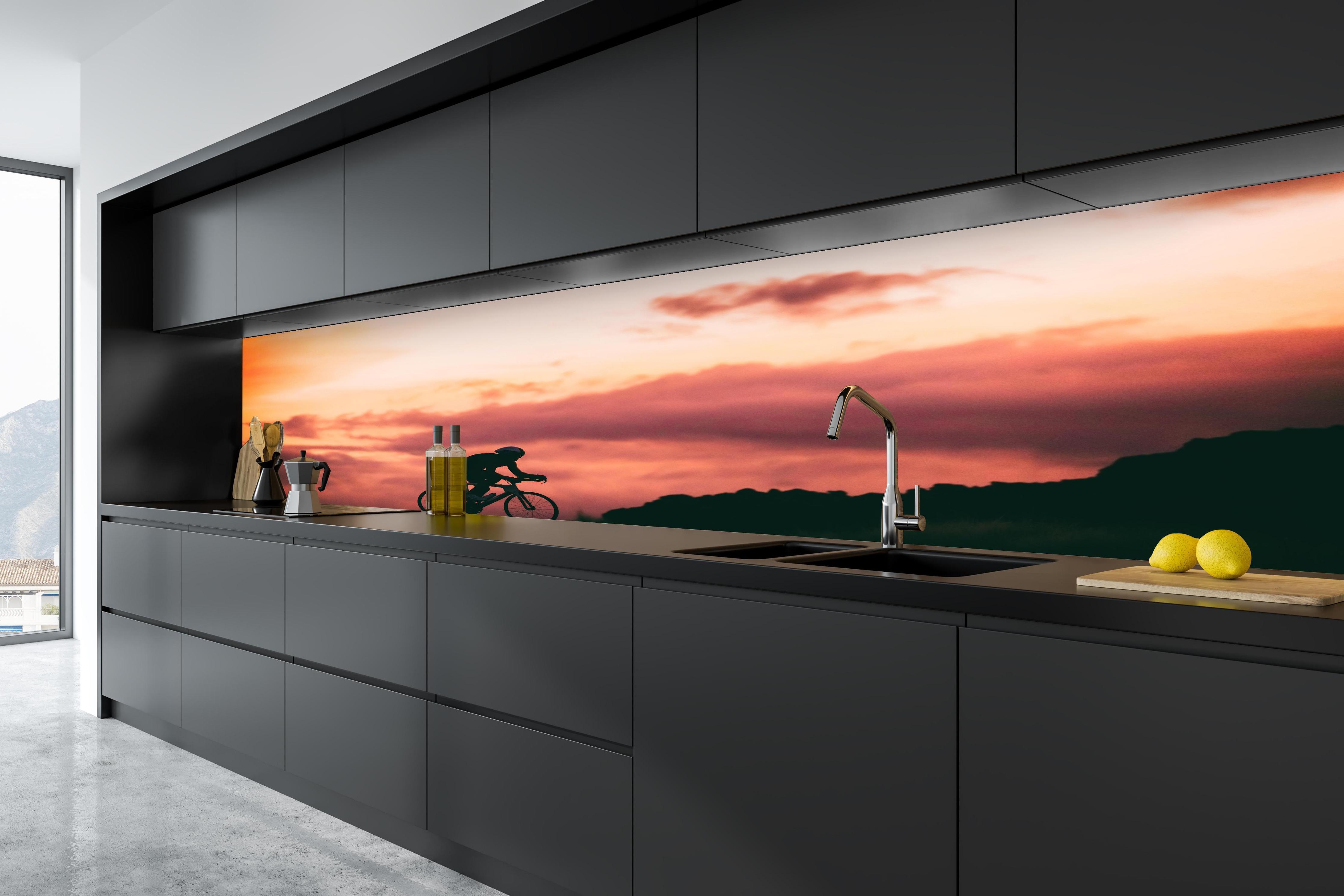 Küche - Rennradfahrer in tiefschwarzer matt-premium Einbauküche