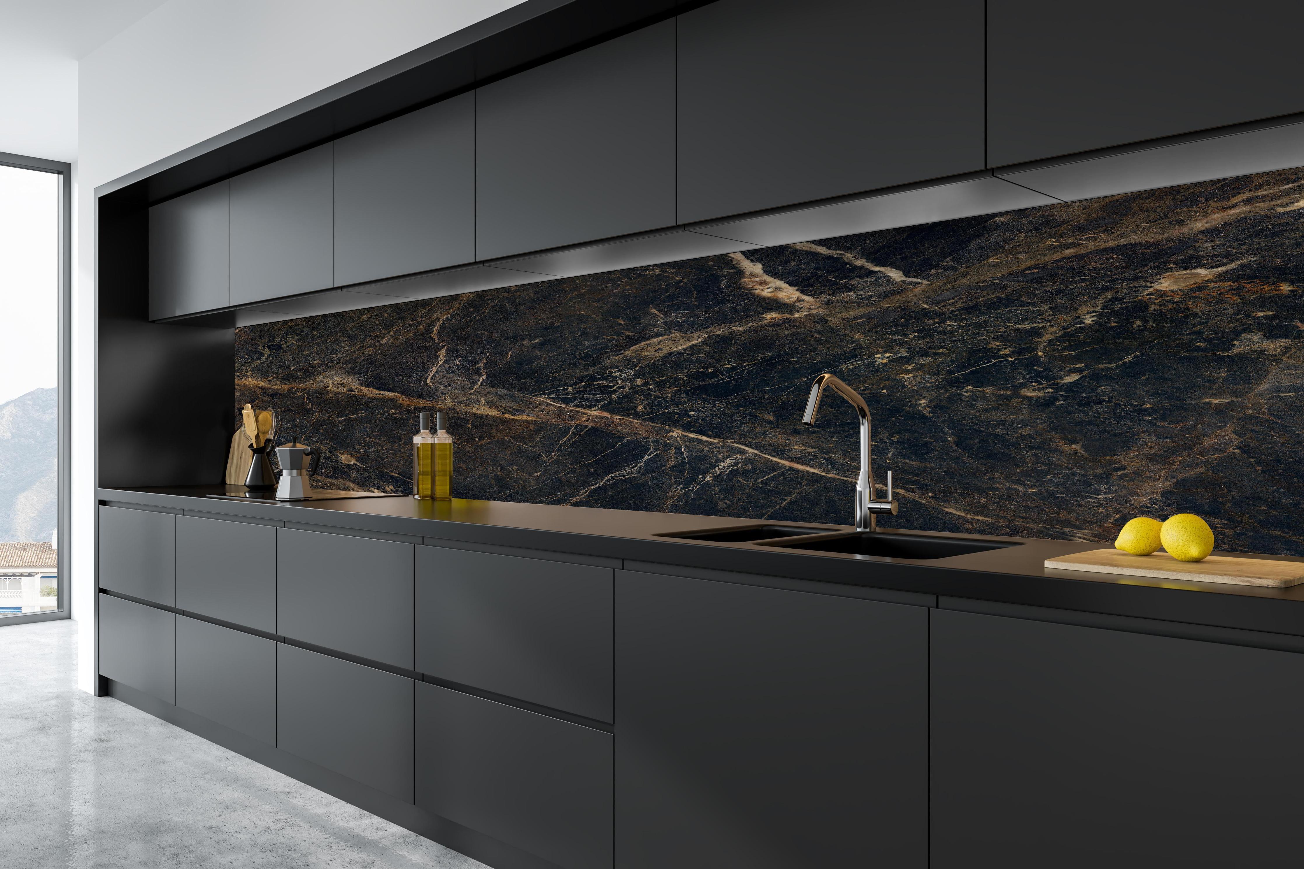 Küche - Schwarze edle Marmortextur in tiefschwarzer matt-premium Einbauküche