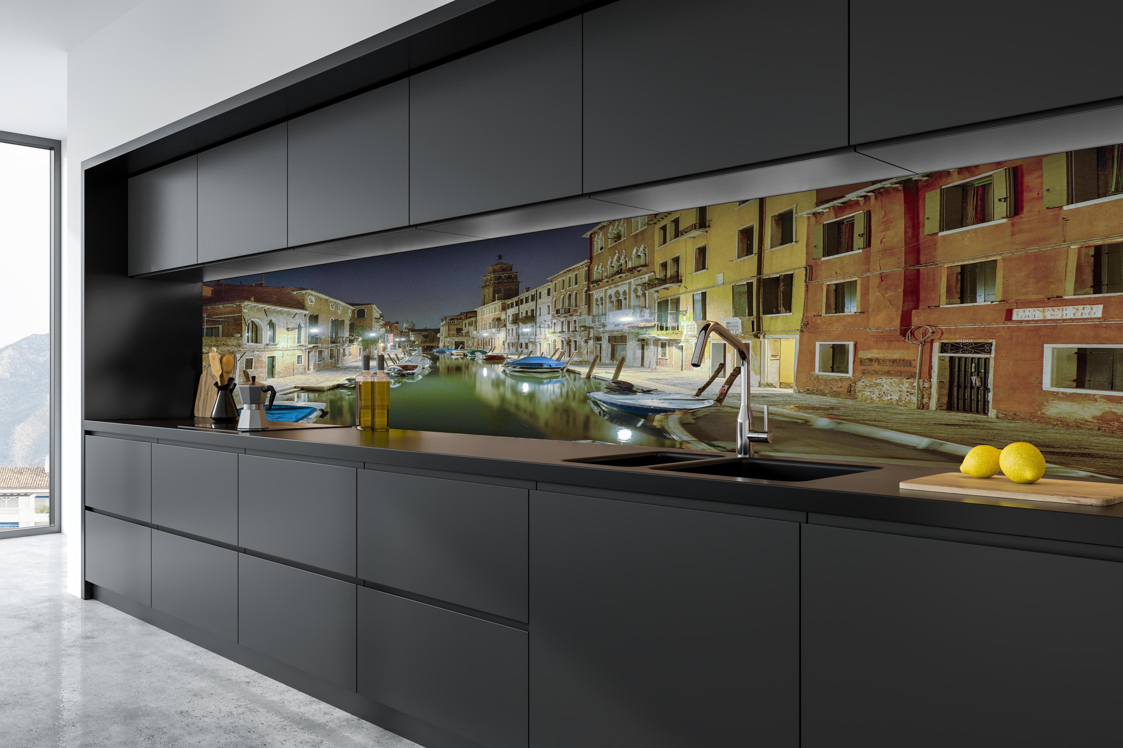 Küche - Venezia bei Nacht in tiefschwarzer matt-premium Einbauküche
