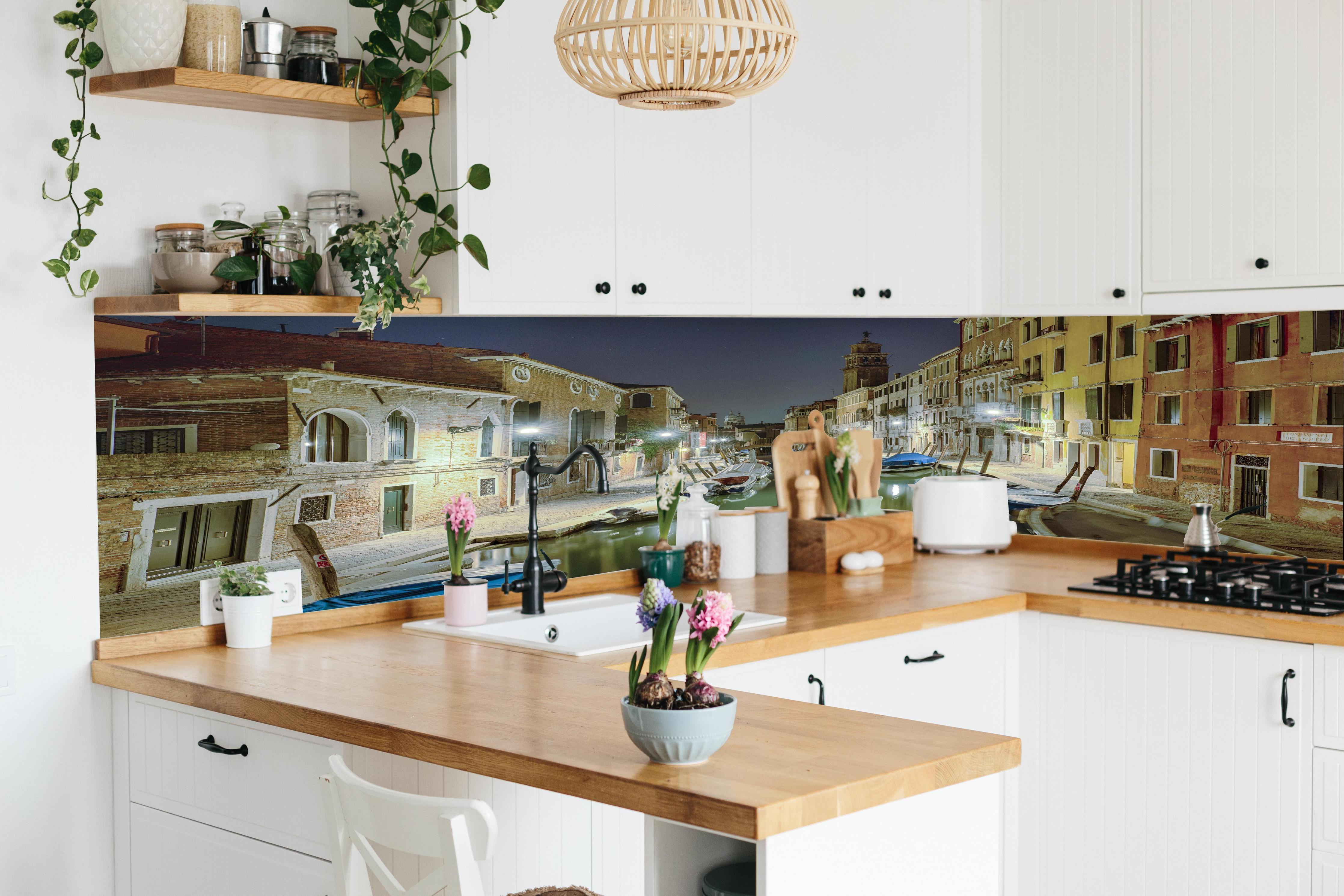 Küche - Venezia bei Nacht in lebendiger Küche mit bunten Blumen