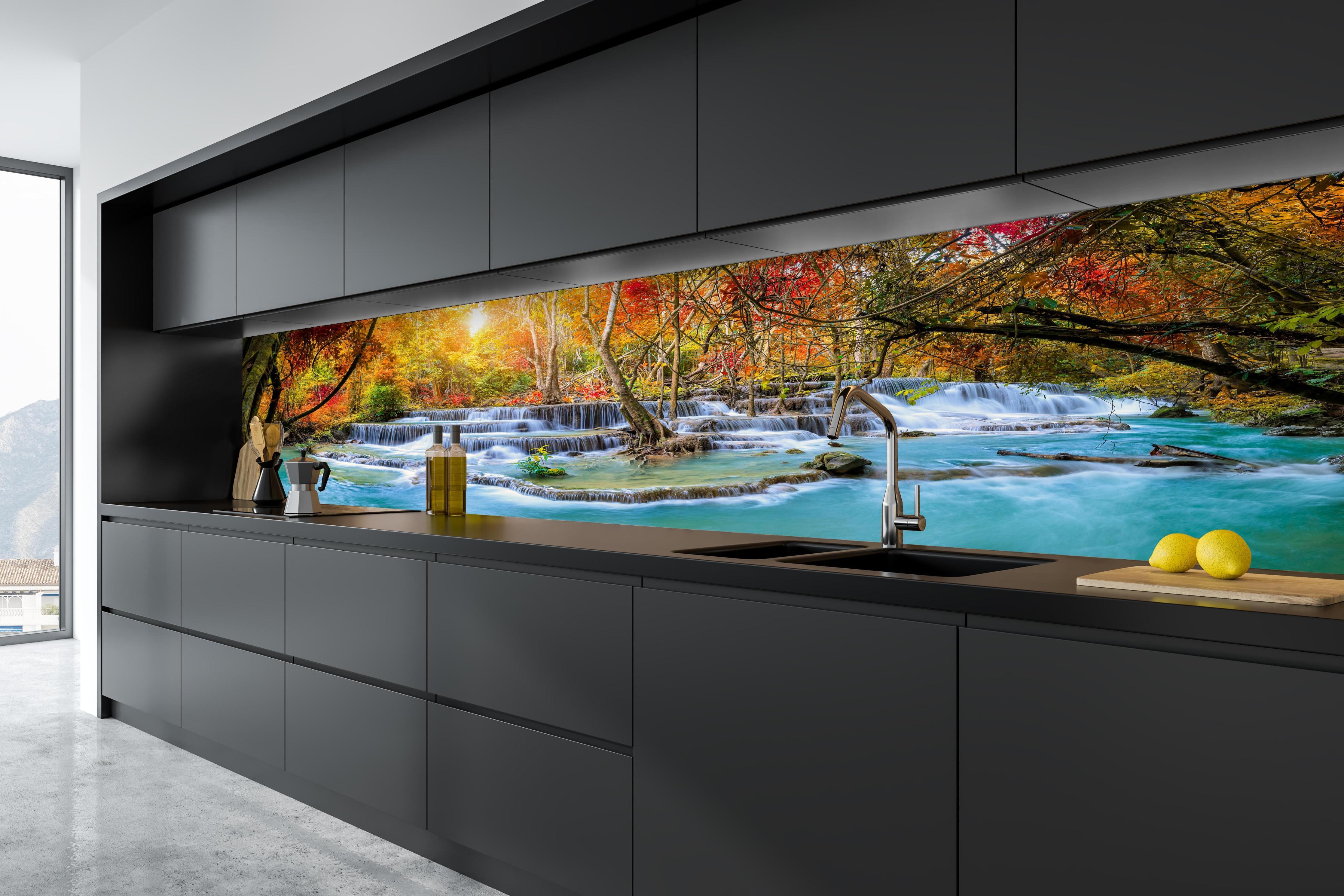 Küche - Wasserfall im Wald Thailand Nationalparks in tiefschwarzer matt-premium Einbauküche
