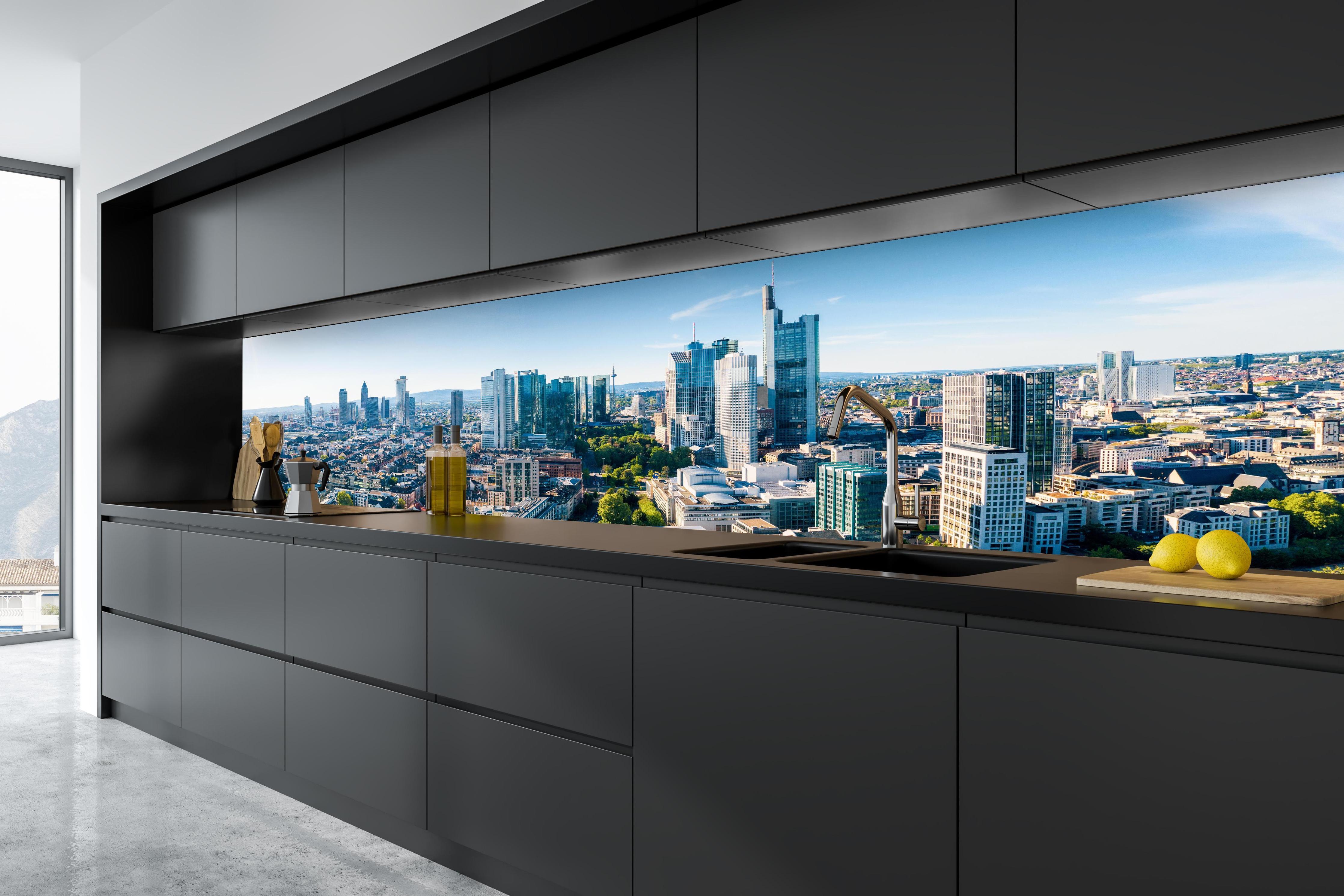 Küche - Wolkenkratzer - Frankfurt am Main in tiefschwarzer matt-premium Einbauküche