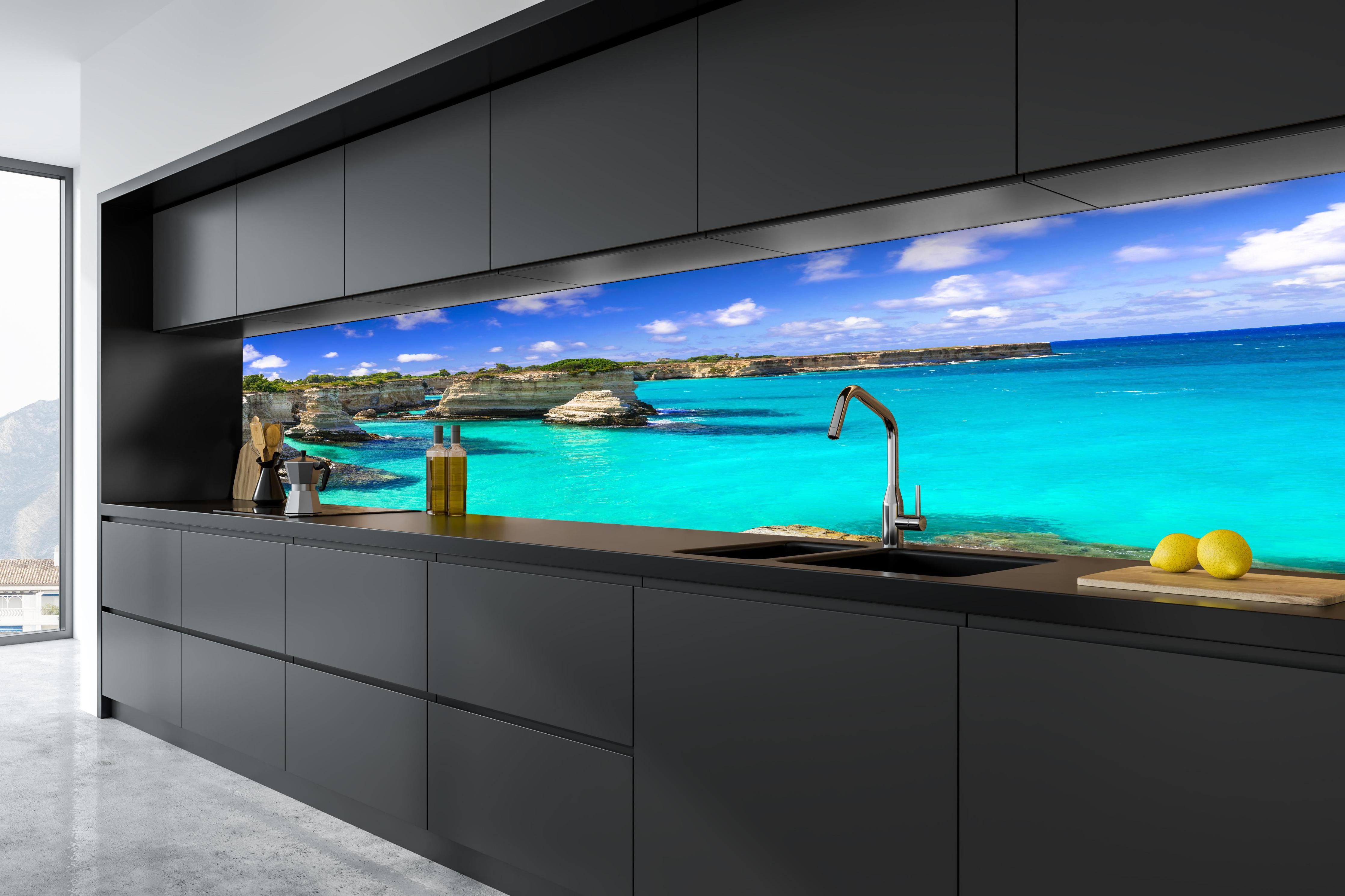 Küche - Wunderschöne Meereslandschaften in Apulien in tiefschwarzer matt-premium Einbauküche