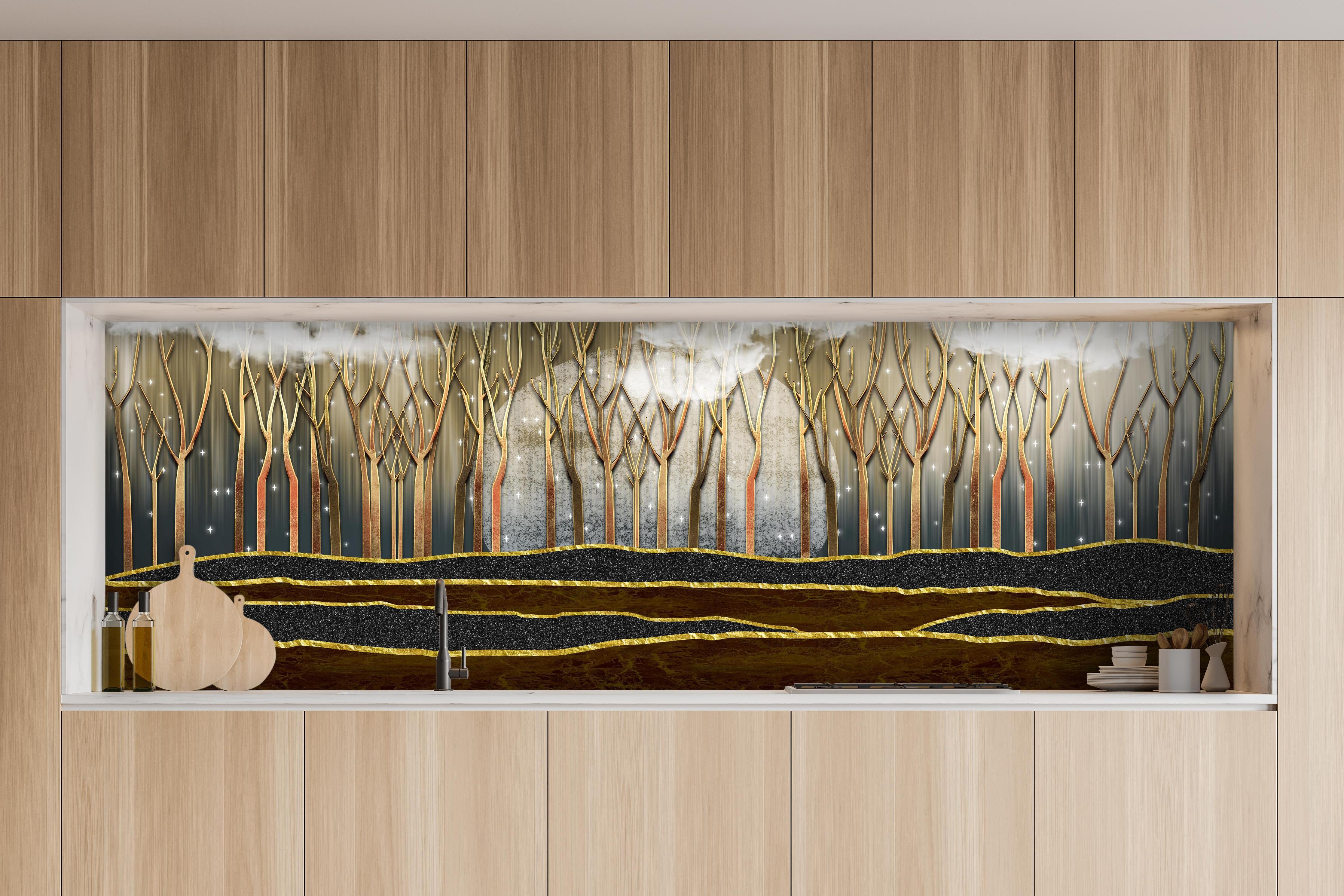 Küche - Landschafts Kunst- goldene Bäume hinter weißen Hochglanz-Küchenregalen und schwarzem Wasserhahn