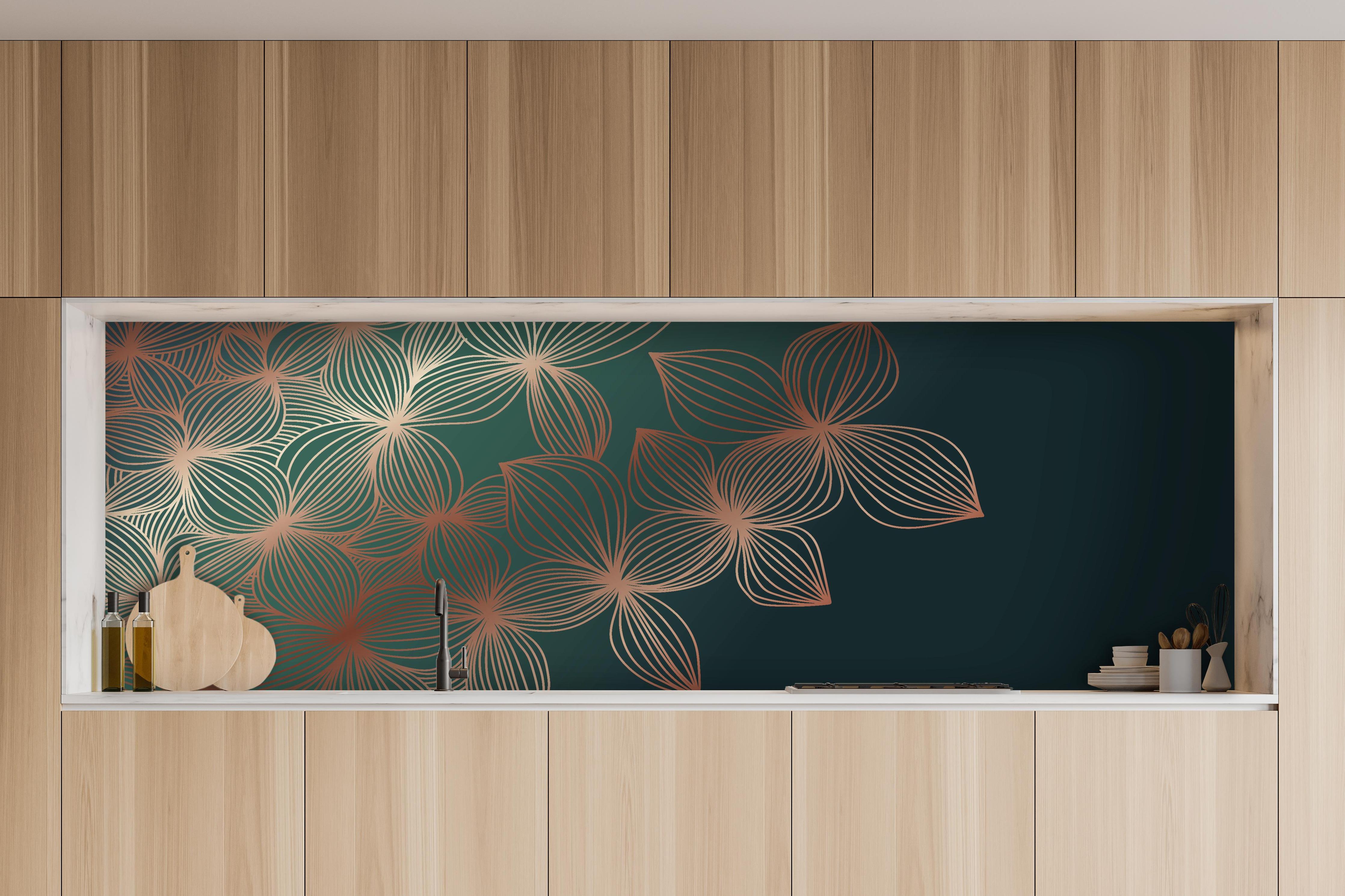 Küche - Moderne Lineart Blumen Illustration hinter weißen Hochglanz-Küchenregalen und schwarzem Wasserhahn