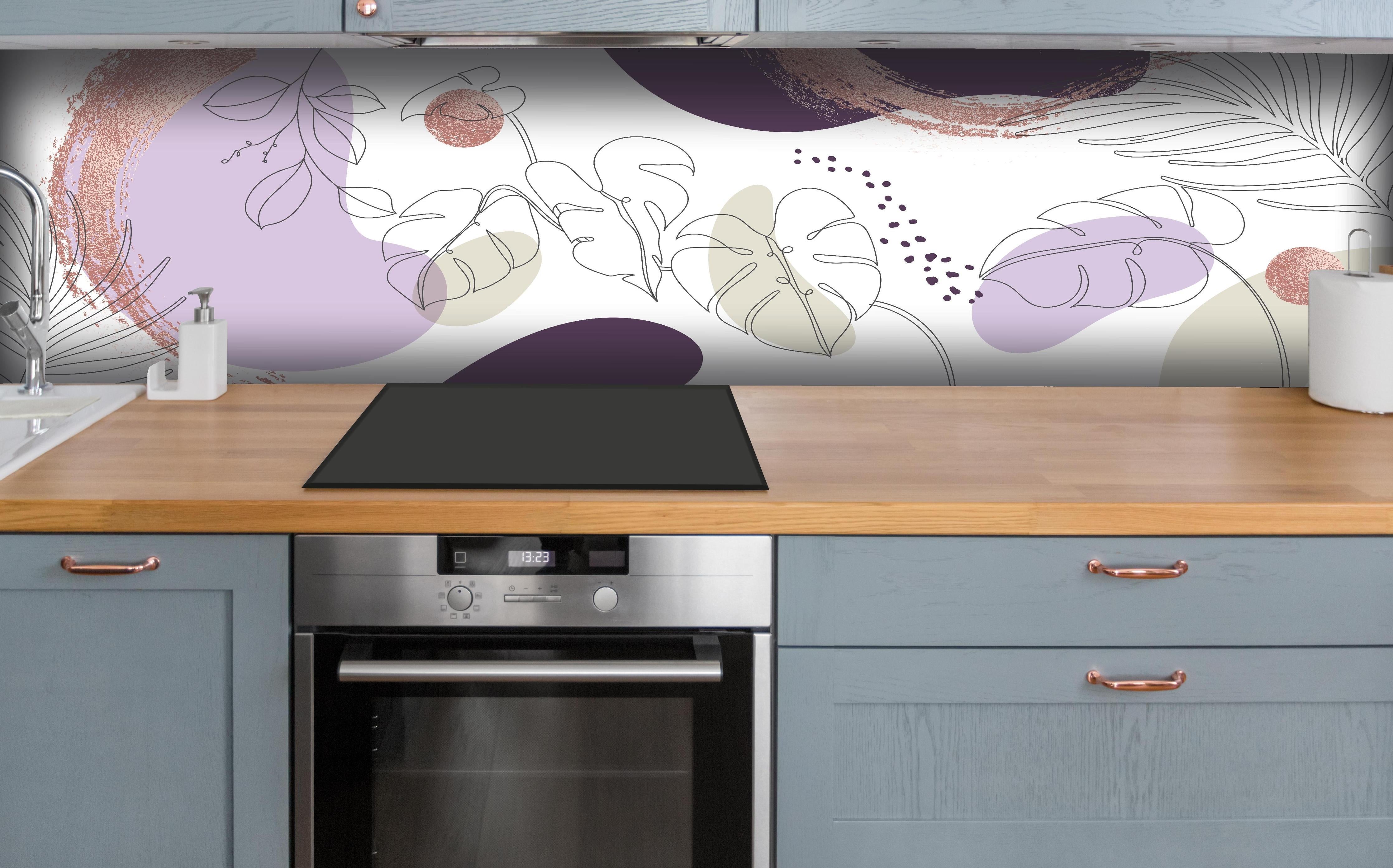 Küche - Moderne Pastellfarben Illustration Kunstdruck hinter weißen Hochglanz-Küchenregalen und schwarzem Wasserhahn