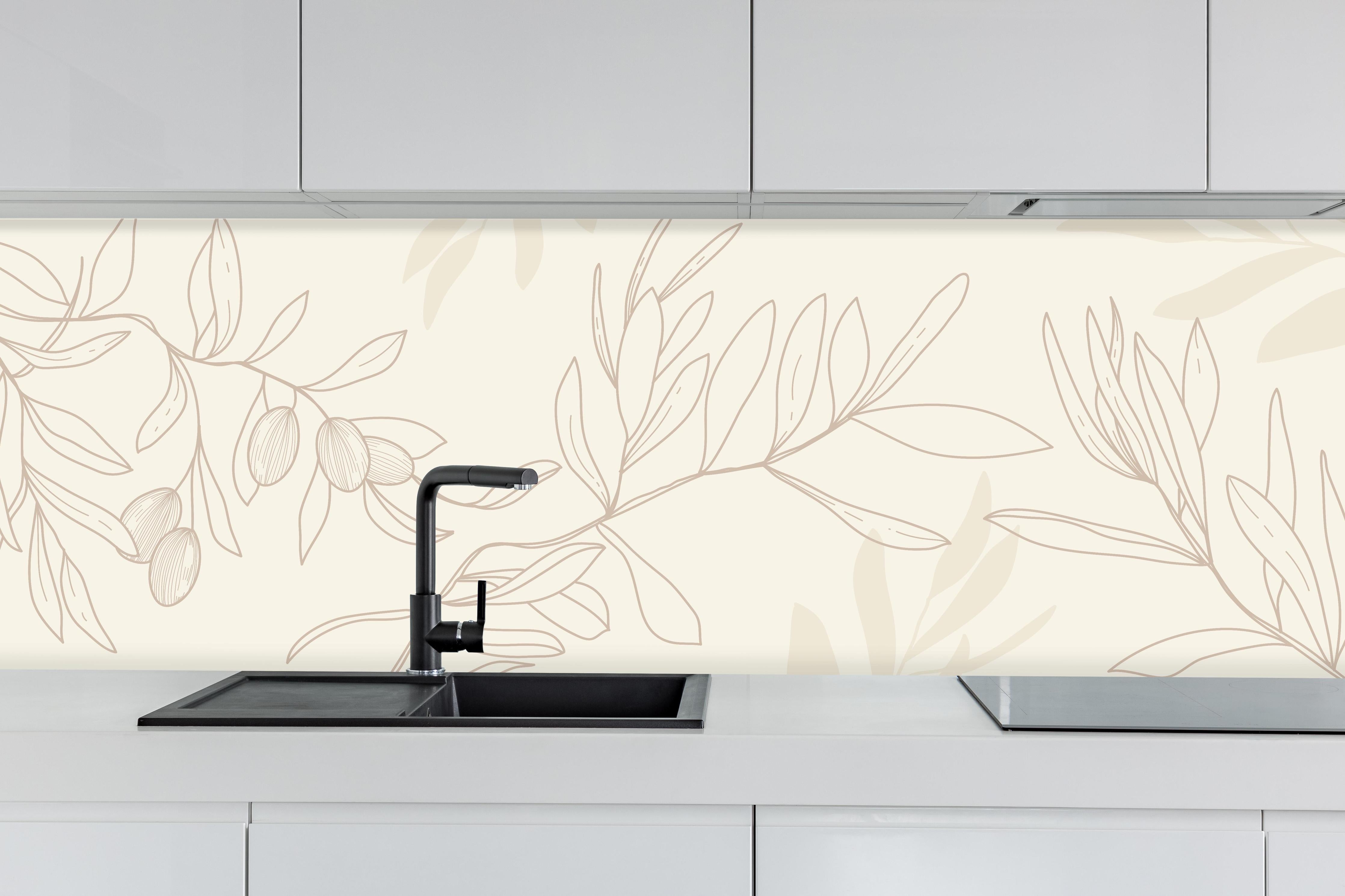 Küche - Nahtloses Beige Zweig Illustrationsmuster hinter weißen Hochglanz-Küchenregalen und schwarzem Wasserhahn